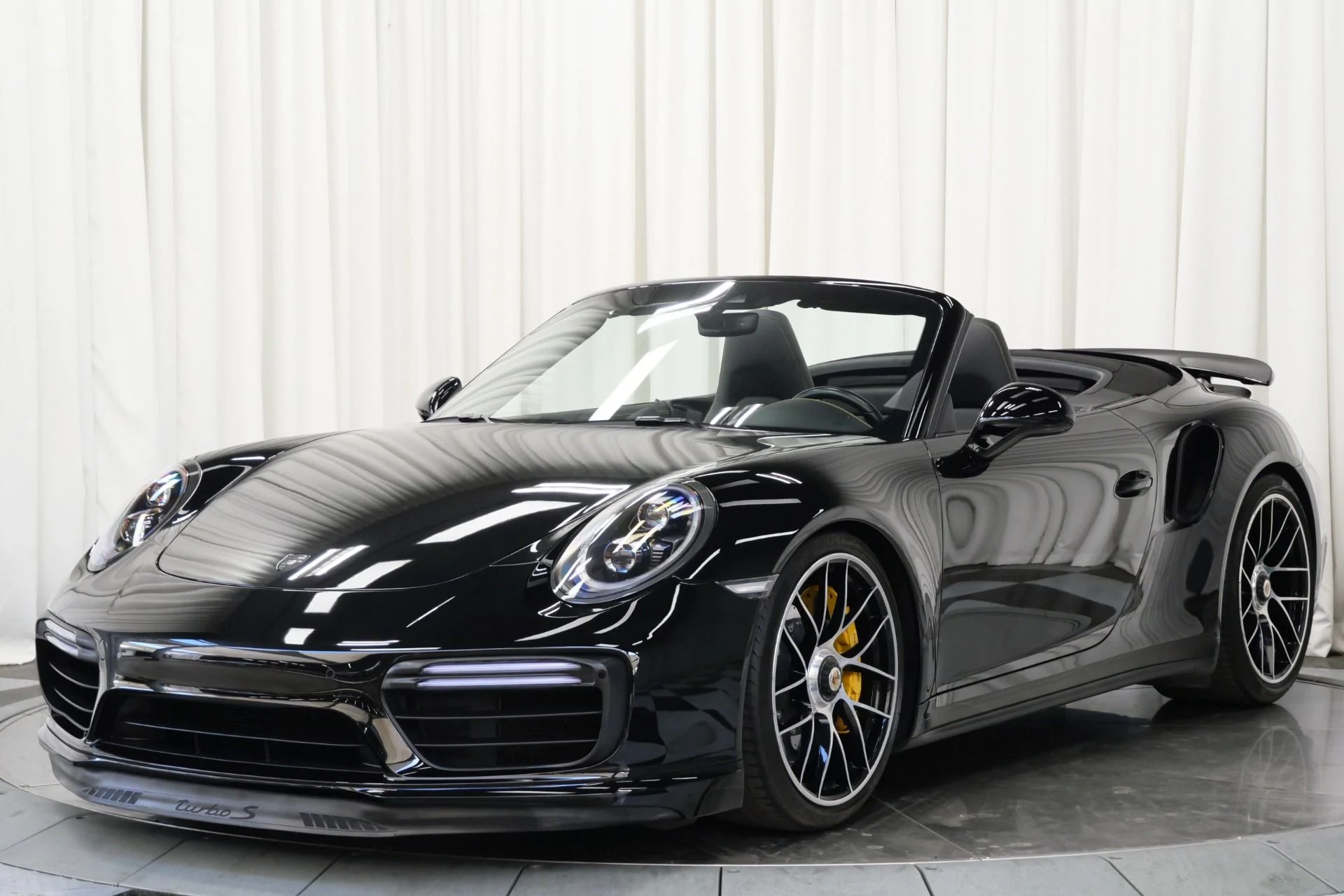 mph004_3302847644_Used_2019_Porsche_911_Turbo_S_Cabriolet_1756135575_4a1cfa899f