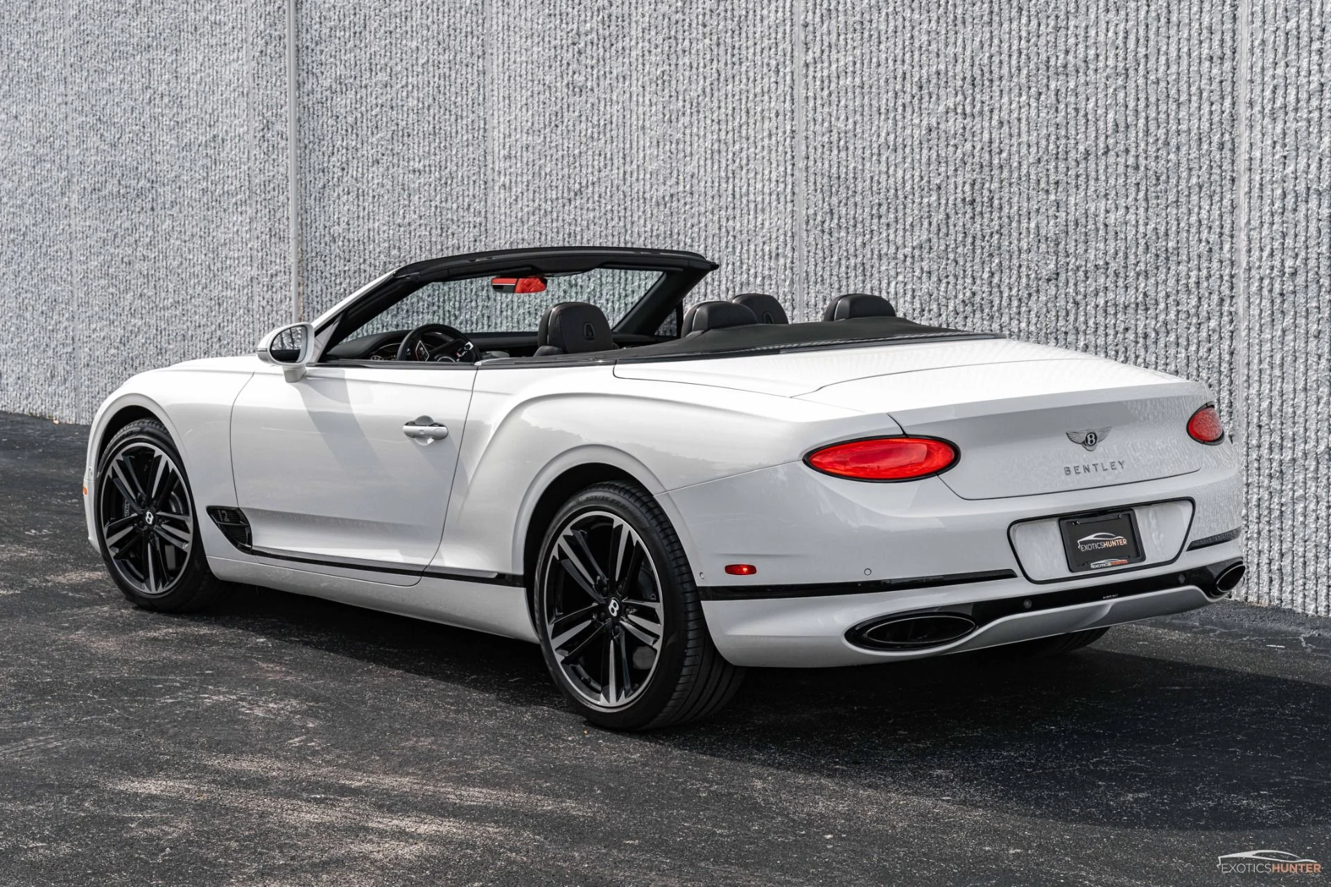 mph004_3305034271_Used_2020_Bentley_Continental_GTC_280_K_MSRP_Mulliner_Blackline_Rotating_Display_1766938877_84333c95f1