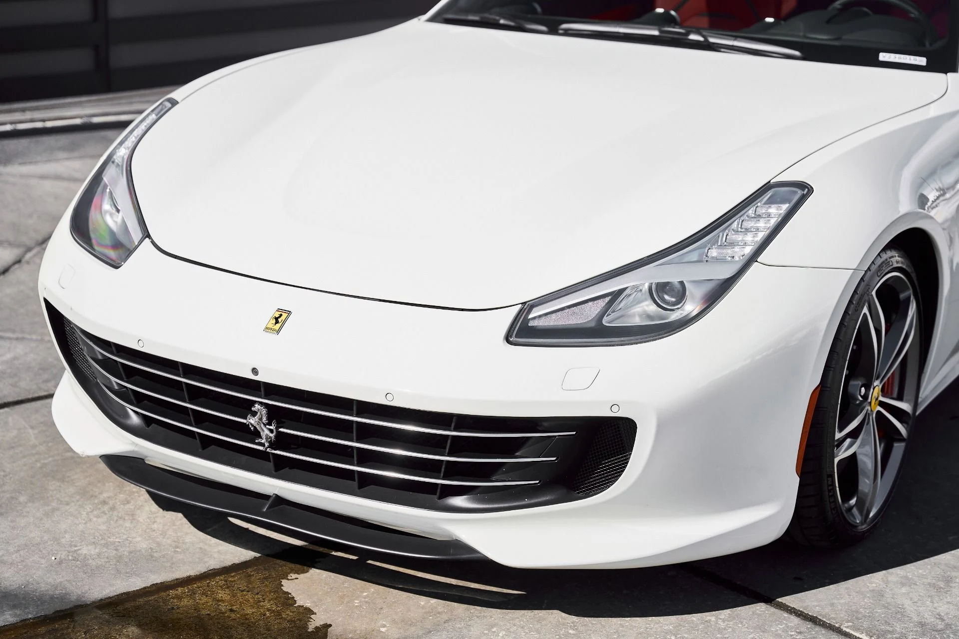 mph004_3305262453_Used_2019_Ferrari_GTC_4_Lusso_V12_1771467671_19da0c3854