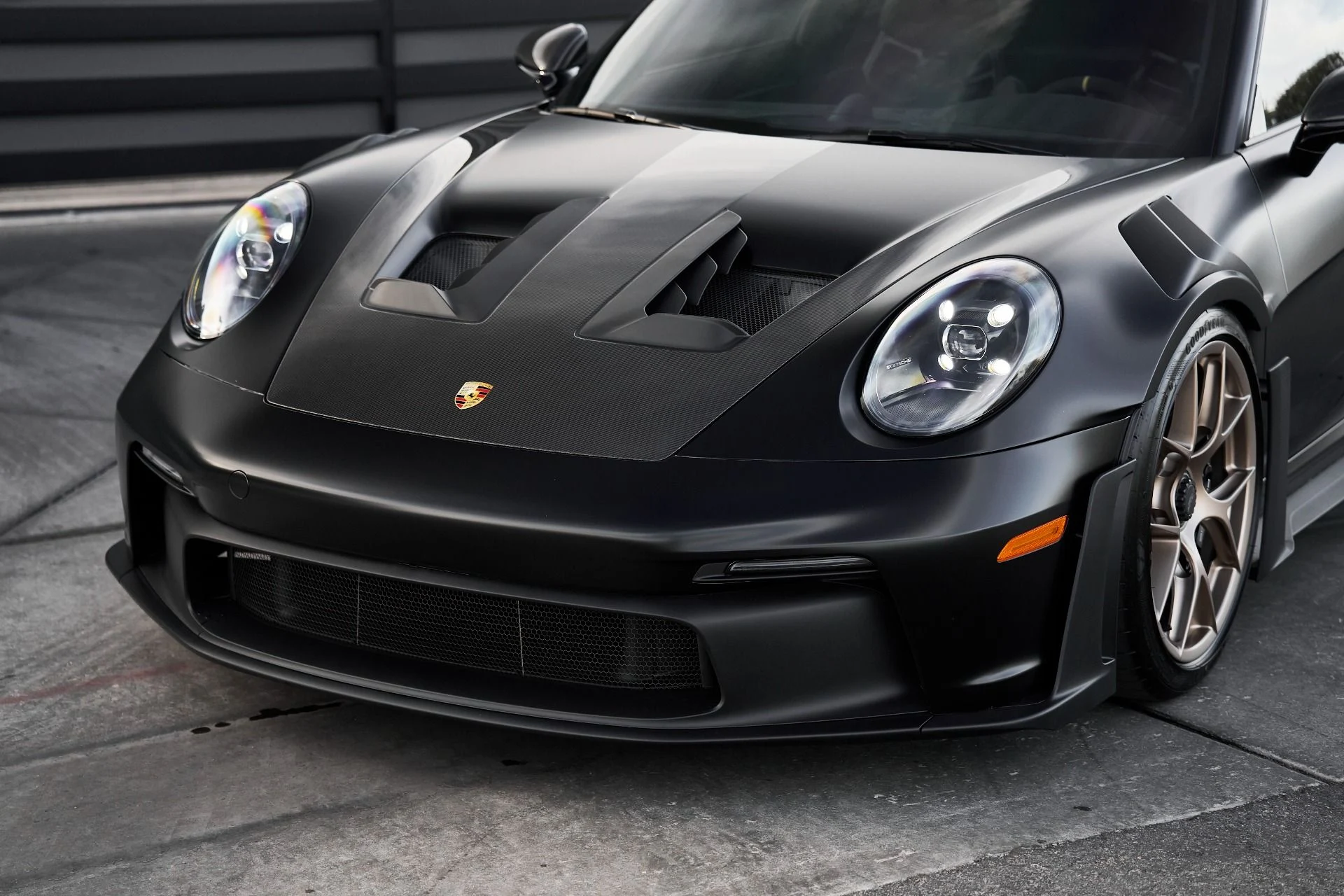 mph004_3305328099_Used_2025_Porsche_911_GT_3_RS_1762914431_1b7accab6f