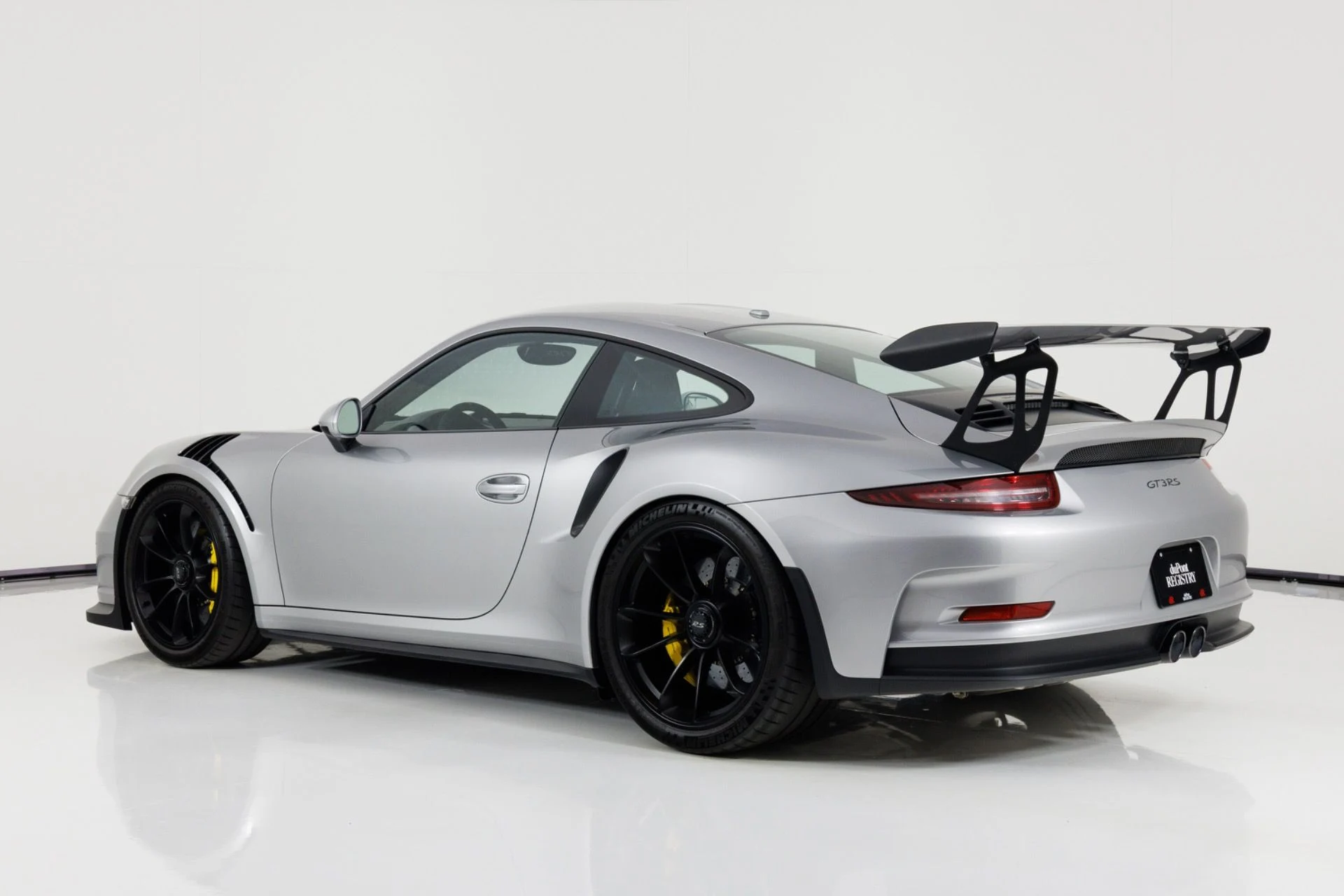 mph004_3308498661_Used_2016_Porsche_911_GT_3_RS_1782496702_4e306b241b