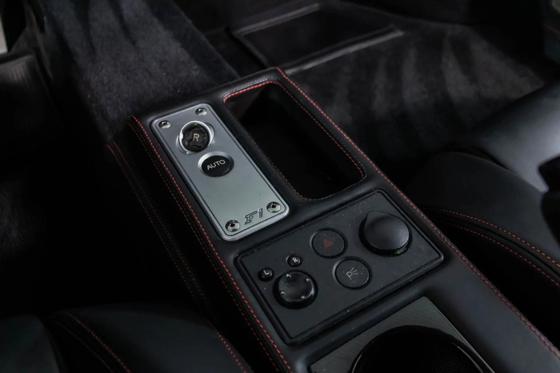 mph004_3318608403_1d6035817178954fc90a681d33cca816x_afcd064a42