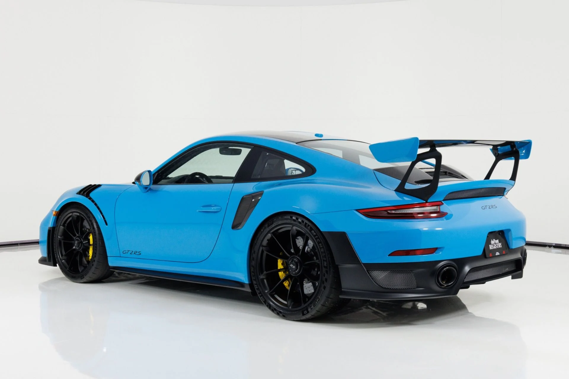 mph004_3320307690_Used_2019_Porsche_911_GT_2_RS_1792013897_b179bf4c63