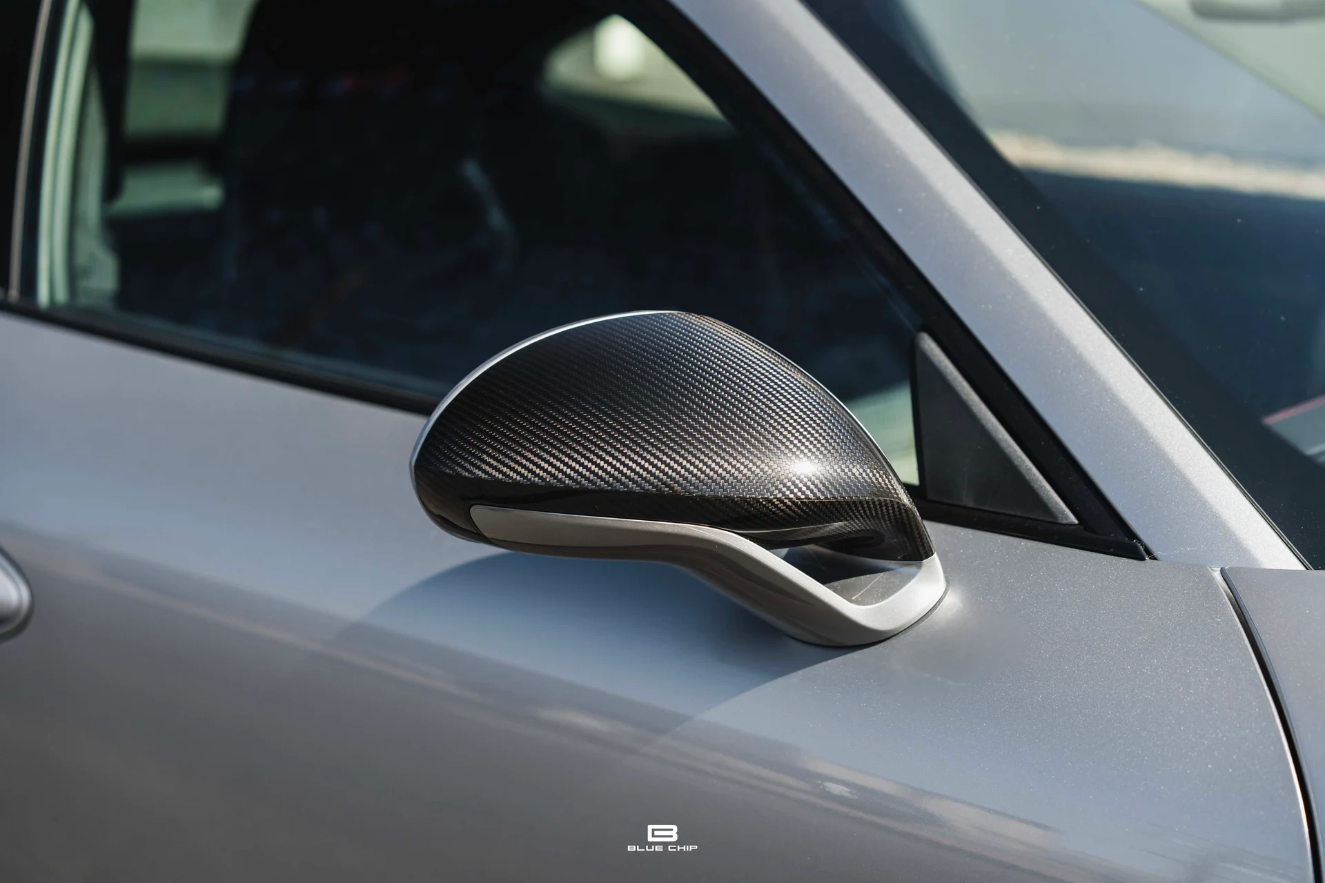 mph004_3327539196_6a2c7e05da44e995fb0b6773_2016_Porsche_911_R_05_aadeaa4ea9