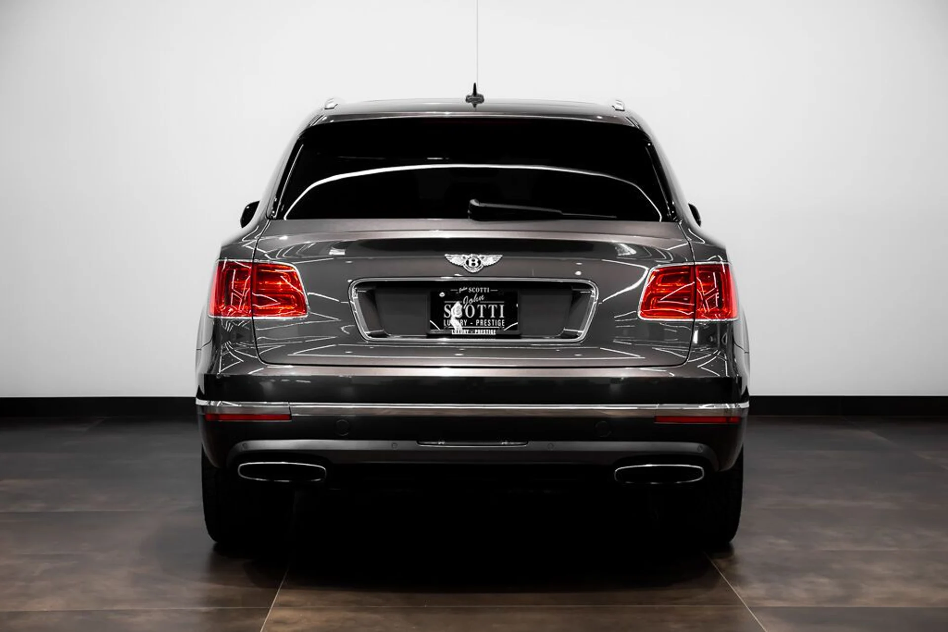 mph004_332936657_bentley_bentayga_2017_jpg_v_1758918548_a6bd7e6537