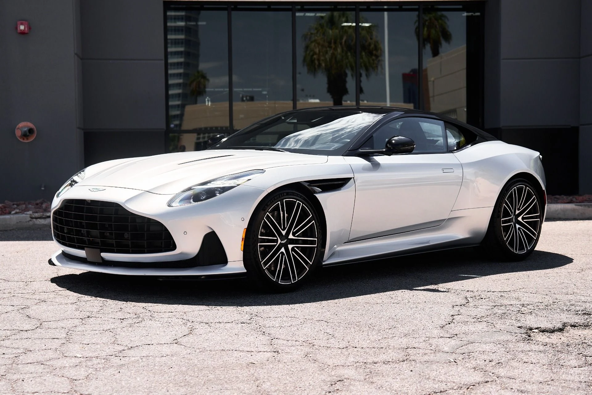 mph004_333345239_Used_2024_Aston_Martin_DB_12_1755890574_d76d76ba58