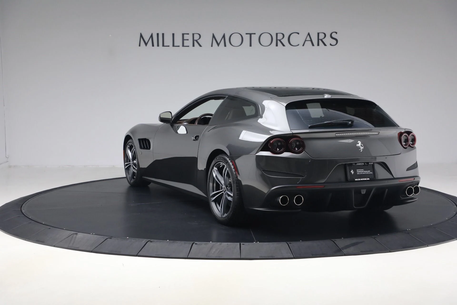 mph004_3334902514_Used_2019_Ferrari_GTC_4_Lusso_1790777067_47e49f0c6d