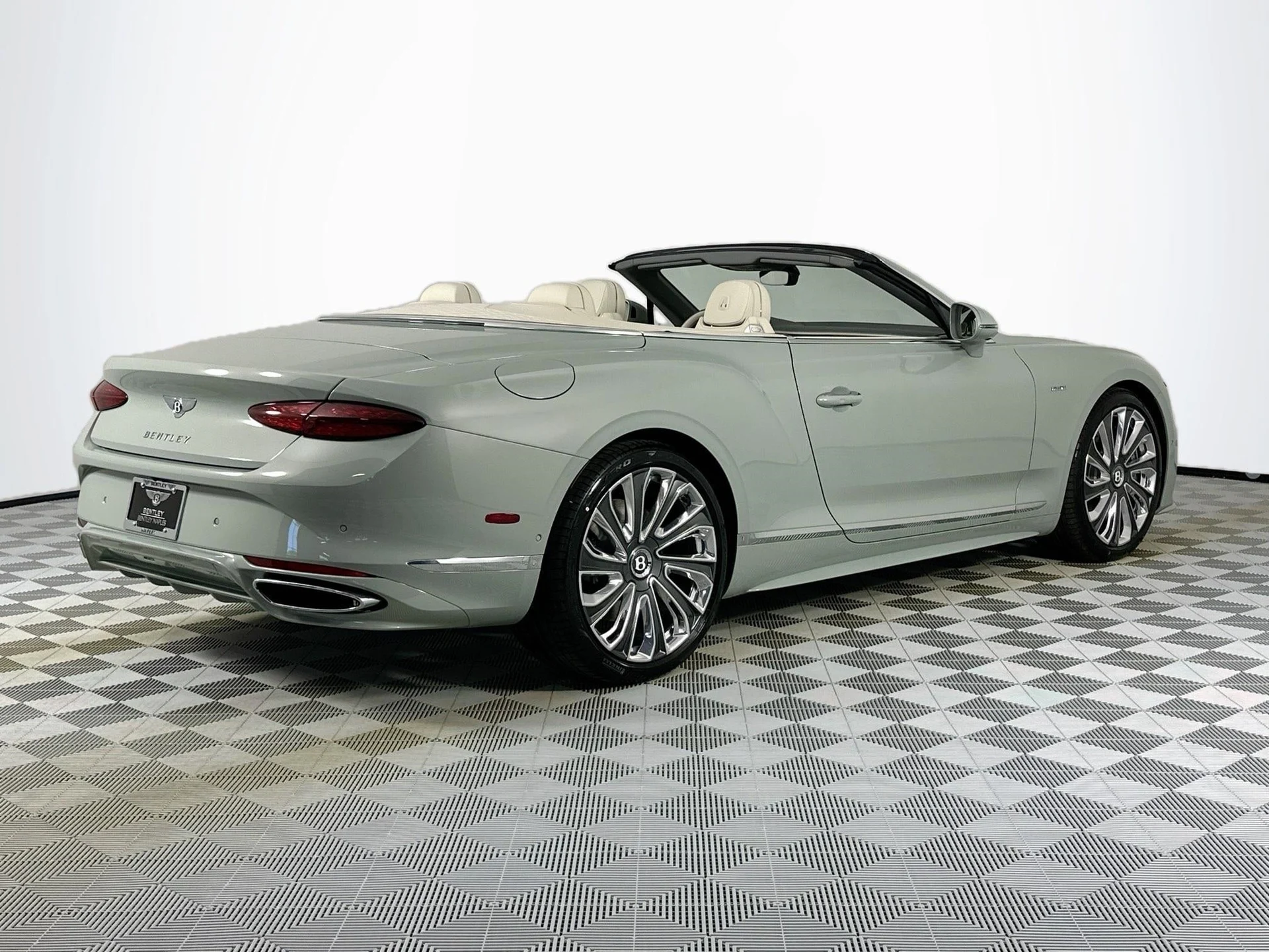 mph004_334993544_5_c0e2c0c45e