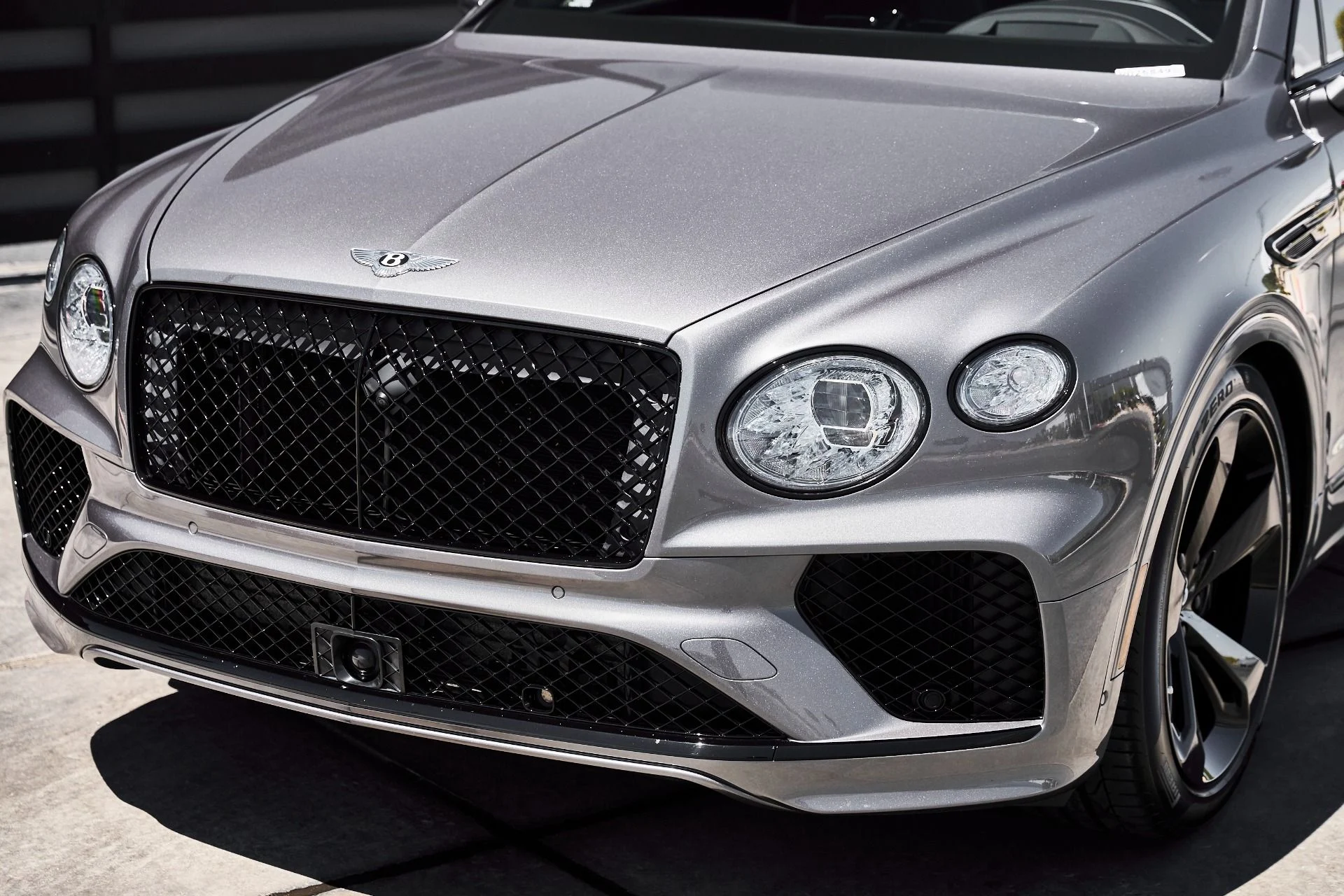 mph004_3350212315_Used_2024_Bentley_Bentayga_1778202772_863558de03