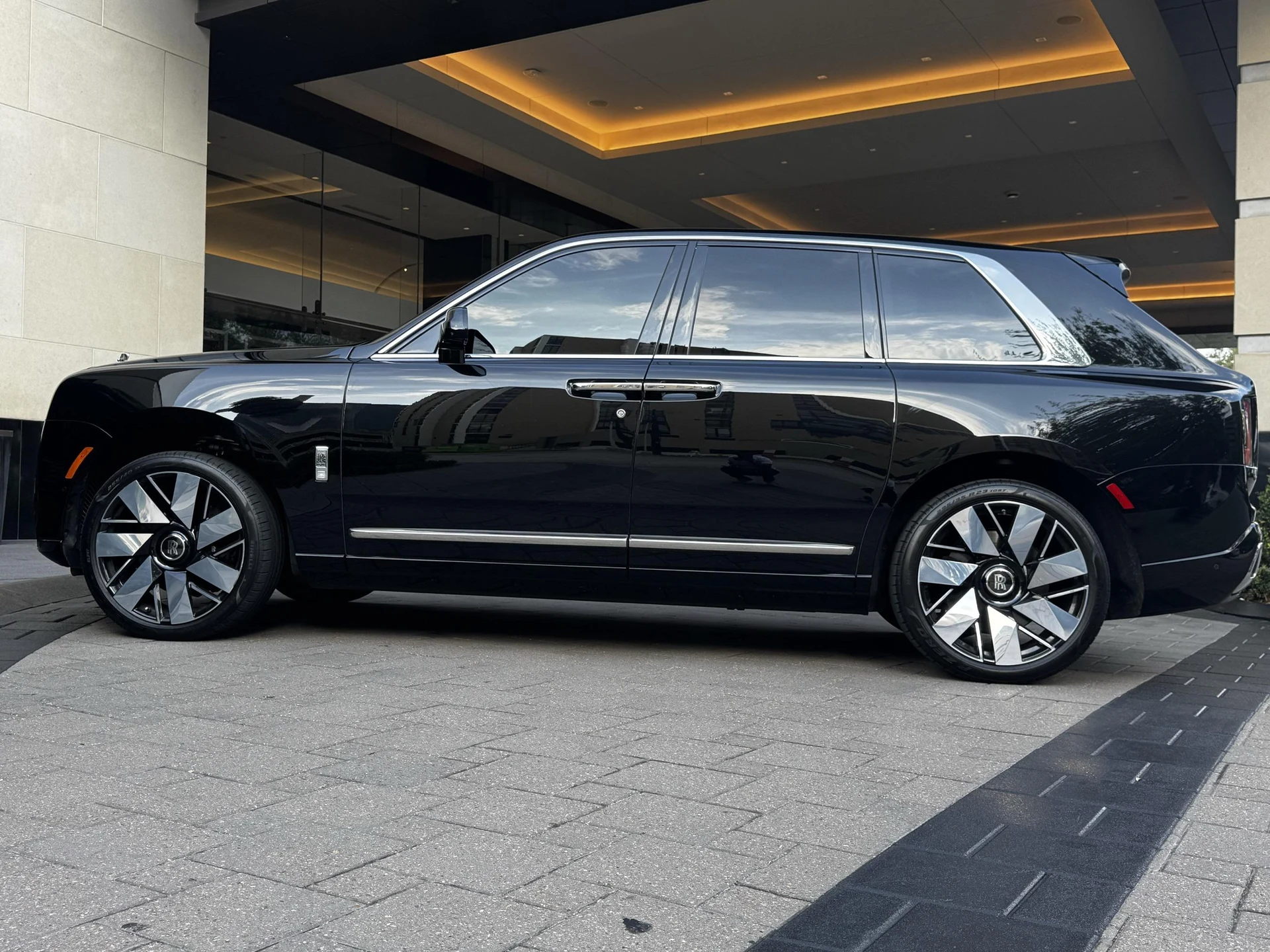 mph004_3359469932_475784103_69209f7c9f0c60dcb4ca4b36_47a526f3f9