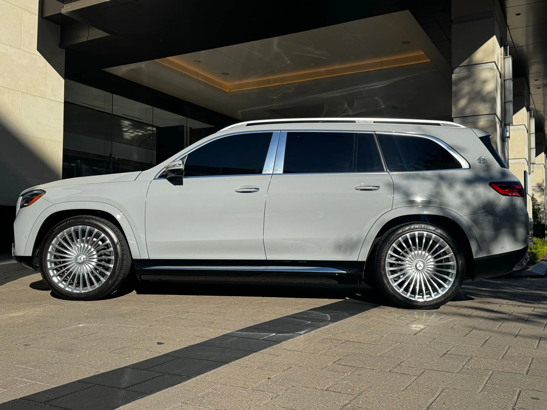 mph004_3367630698_image_5_a18a437bbe