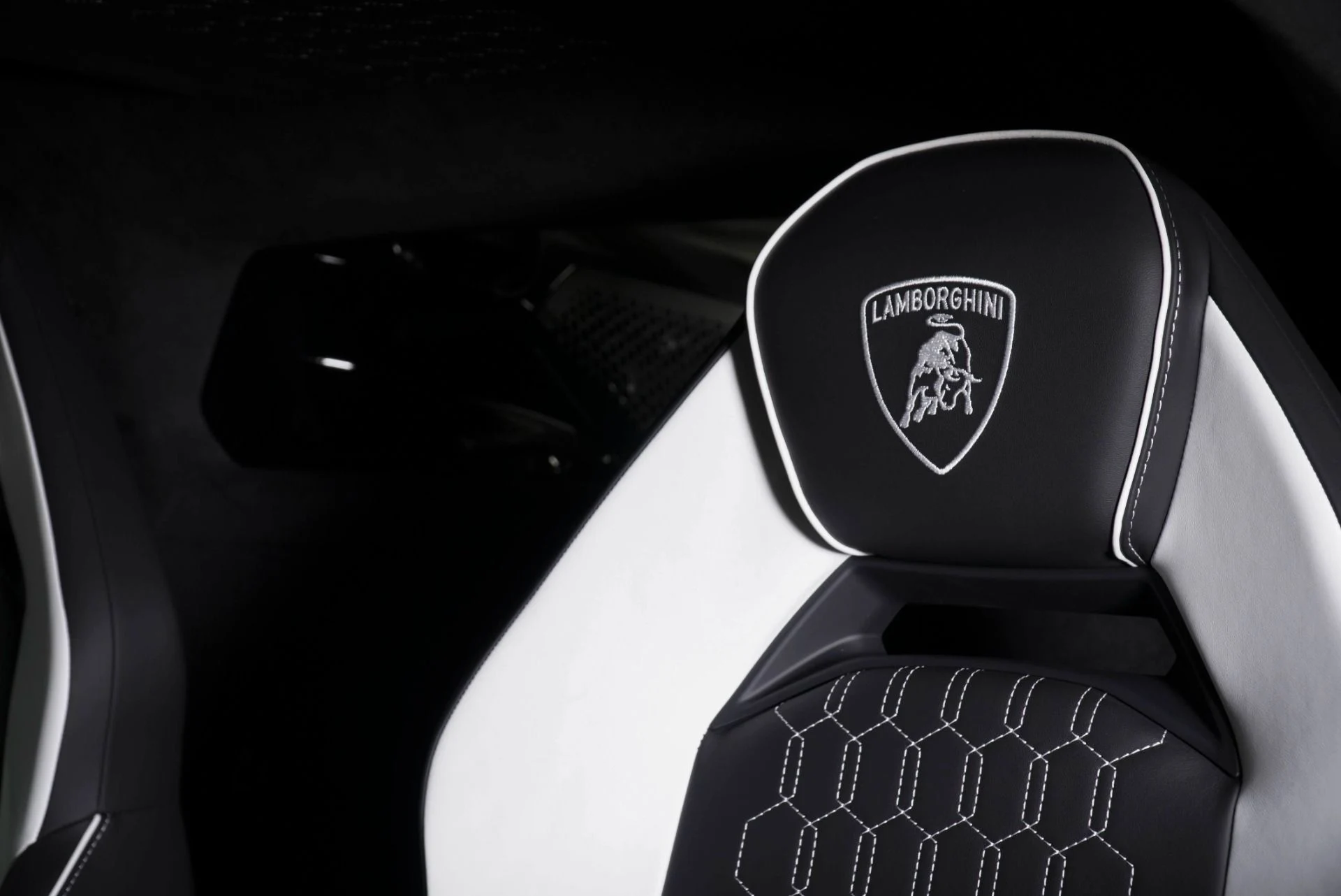 mph004_3374571883_New_2026_Lamborghini_Revuelto_1776293833_09f44417a0