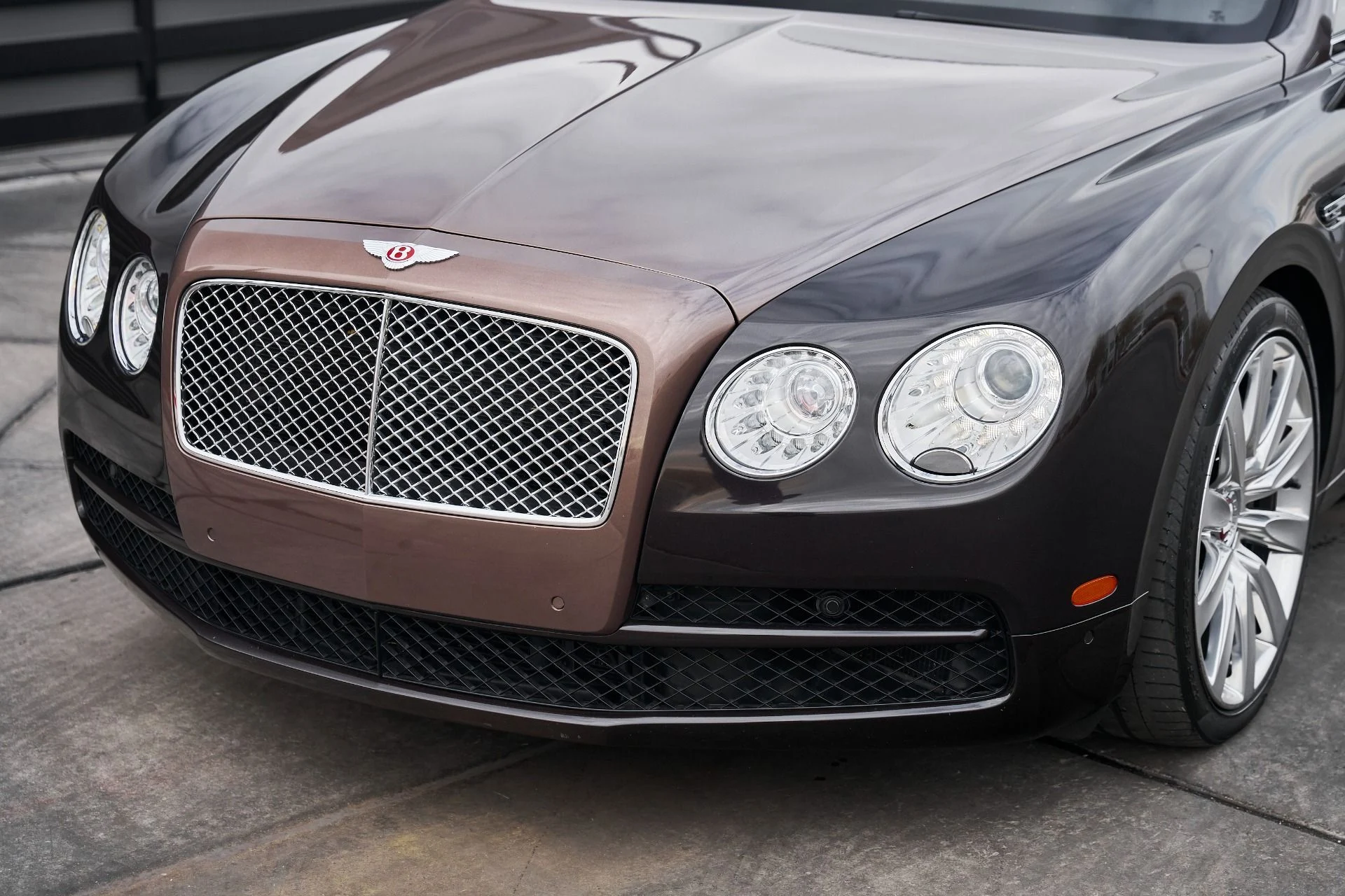 mph004_3385160903_Used_2015_Bentley_Flying_Spur_V8_1769278310_f50b4570da