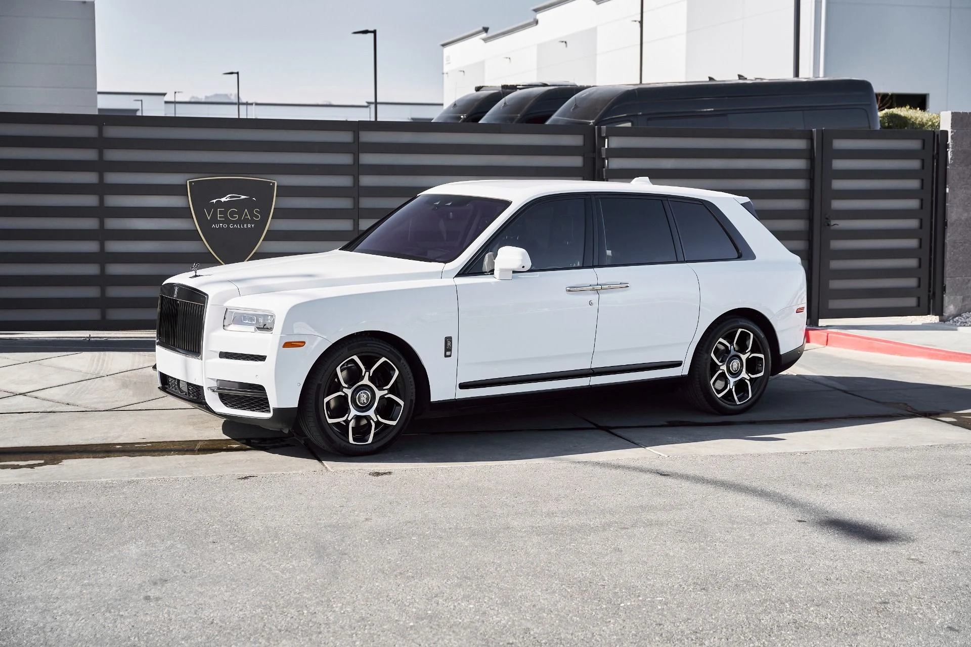 mph004_3388475247_Used_2023_Rolls_Royce_Cullinan_Black_Badge_1769736390_4d9d7ee042