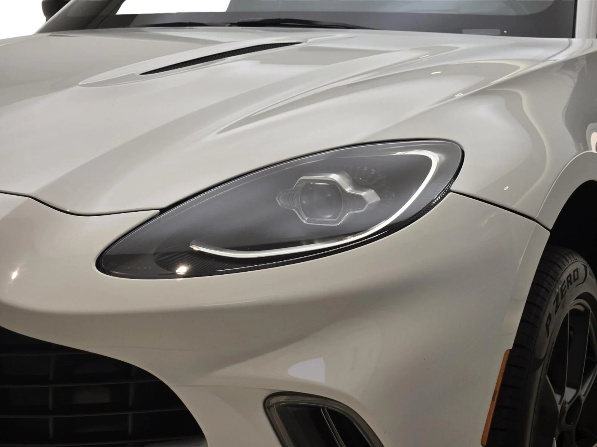 mph004_3391735888_Used_2021_Aston_Martin_DBX_1753164303_63ef624ee9