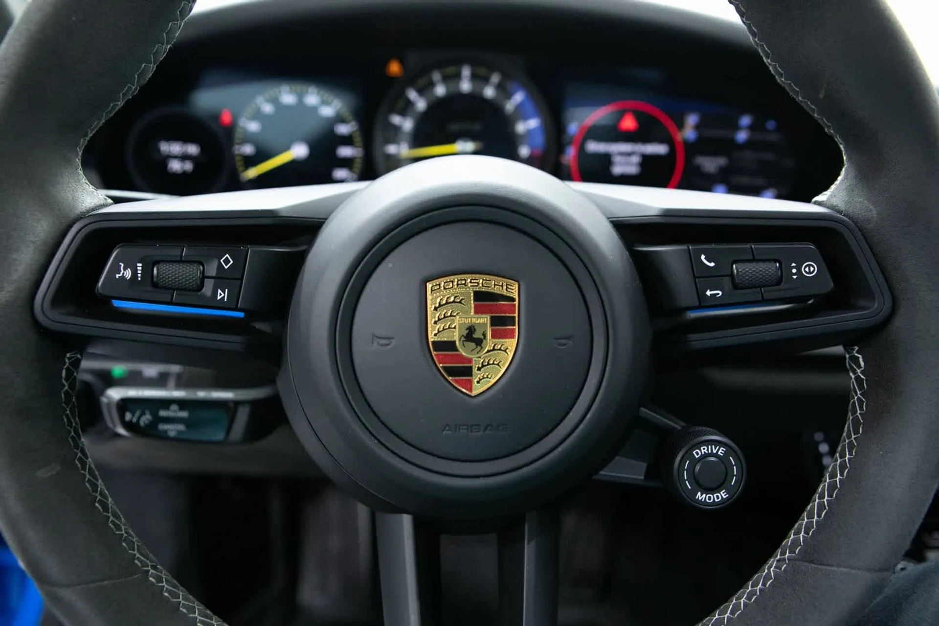 mph004_3404584047_7f2825bc75f829c515213519ef66b964x_0af1a11c62