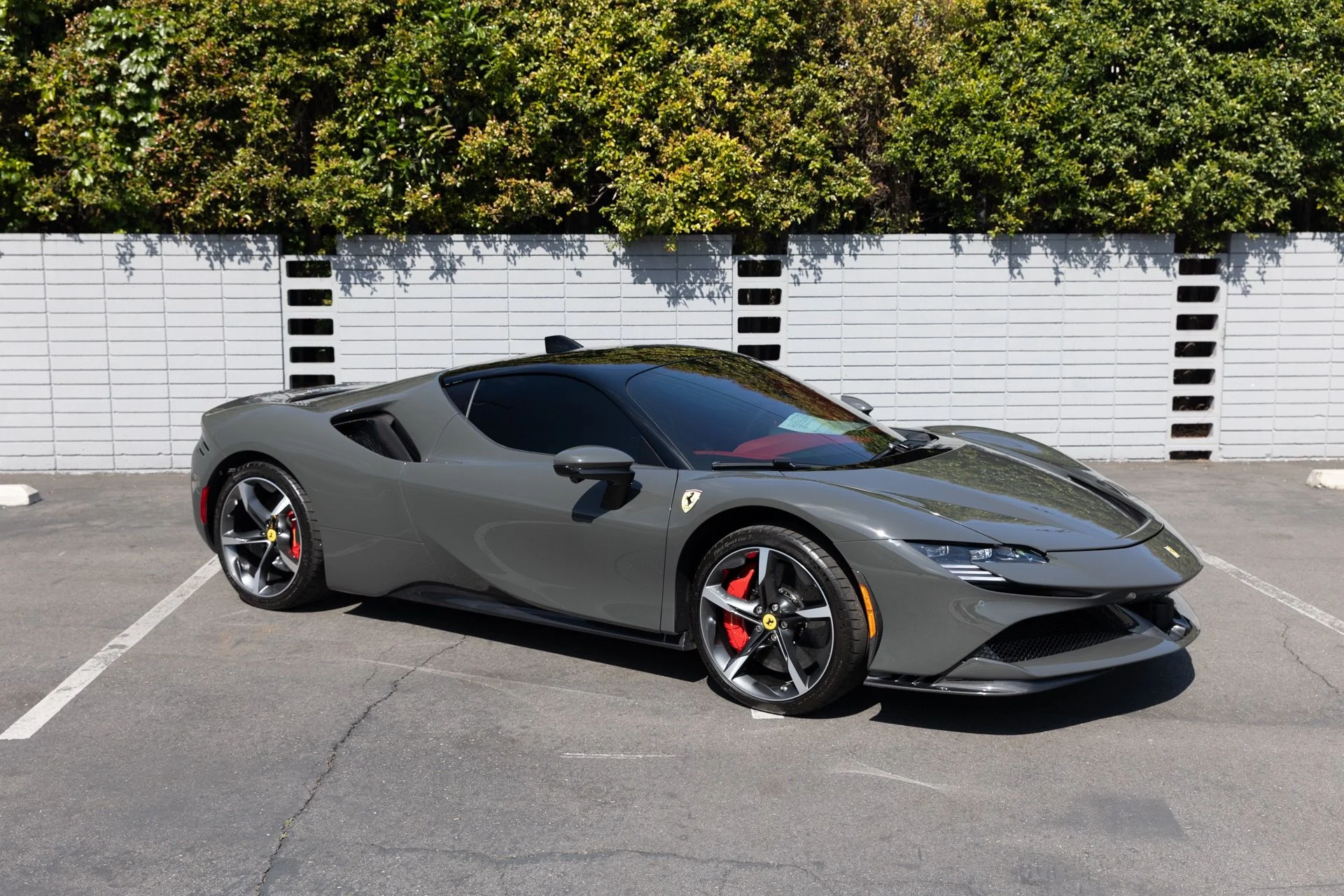 mph004_3405348705_Used_2023_Ferrari_SF_90_Stradale_1745965084_dbdb659771