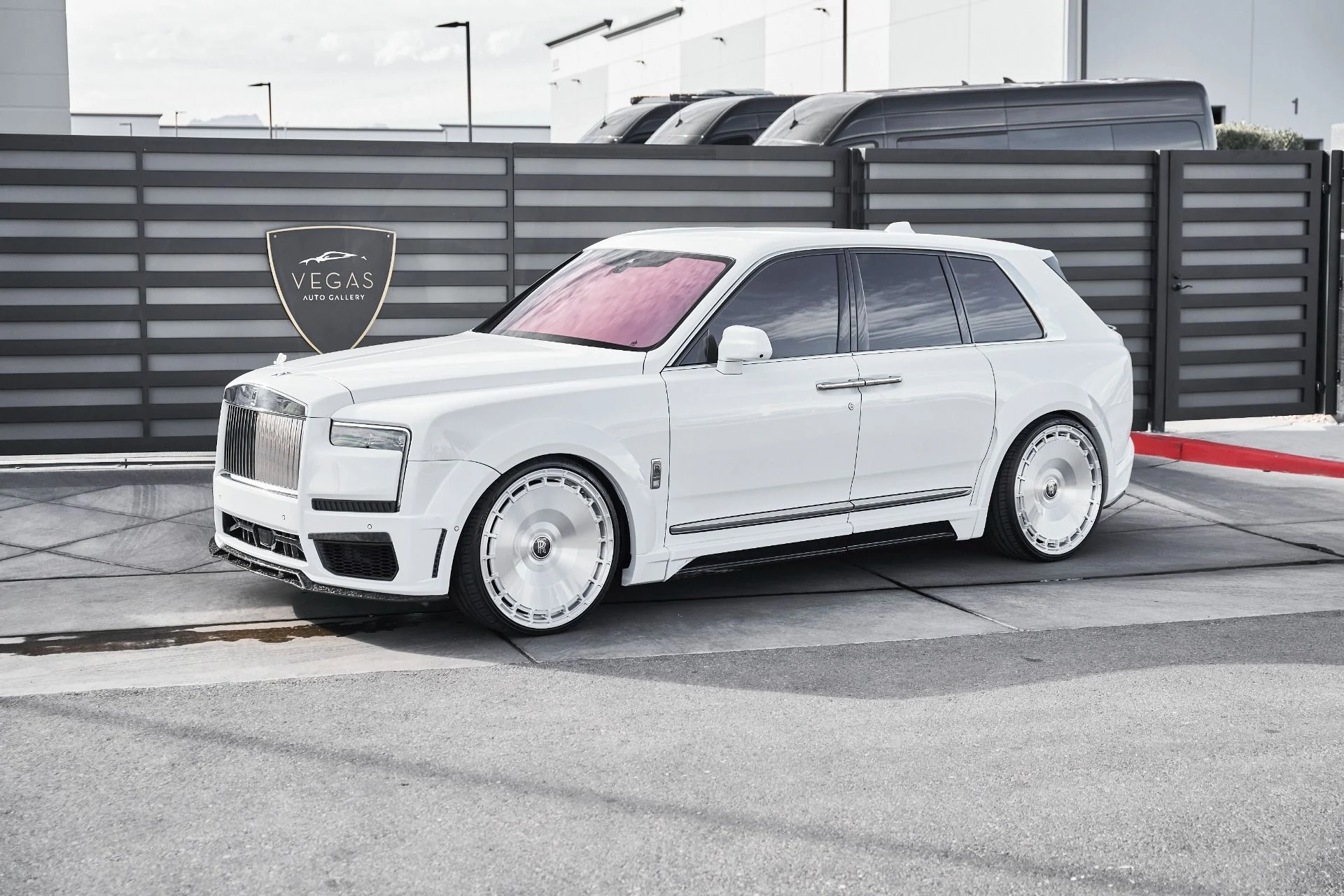 mph004_3417960560_Used_2025_Rolls_Royce_Cullinan_Base_1771003453_9356d080e8