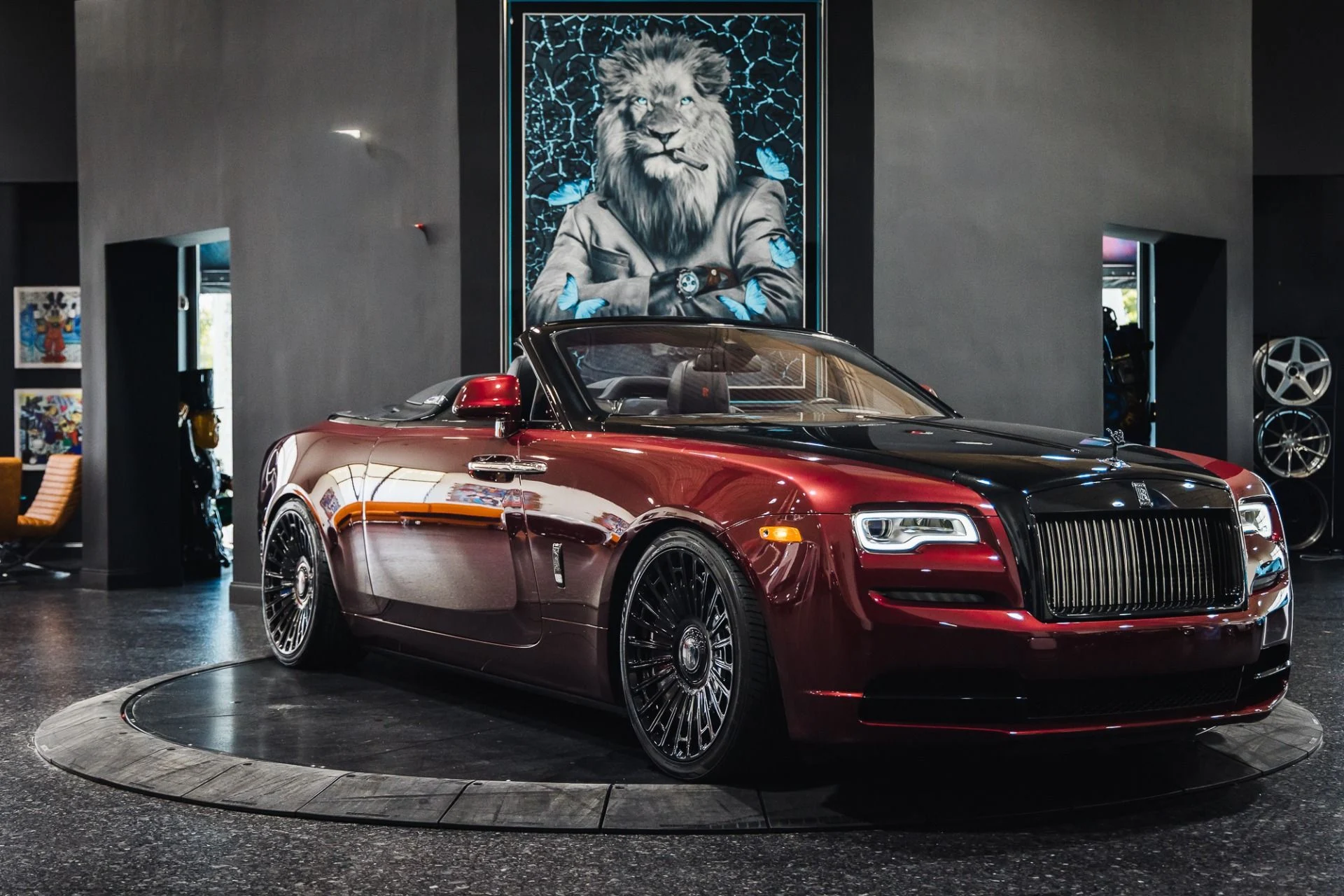 mph004_3419227784_Used_2019_Rolls_Royce_Dawn_1775855974_69f3aa387a