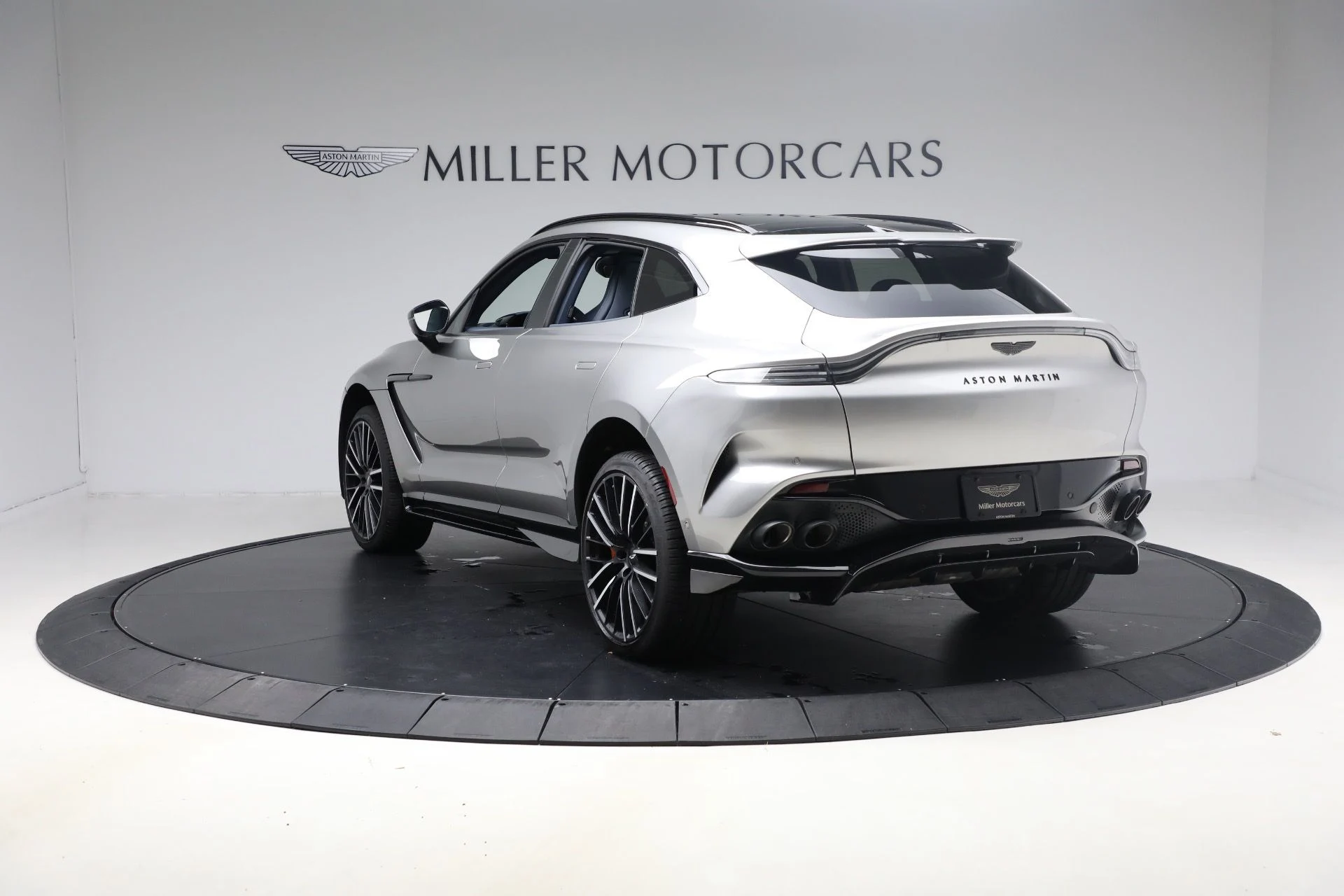 mph004_3420937780_New_2025_Aston_Martin_DBX_707_1762018666_220b4a1793