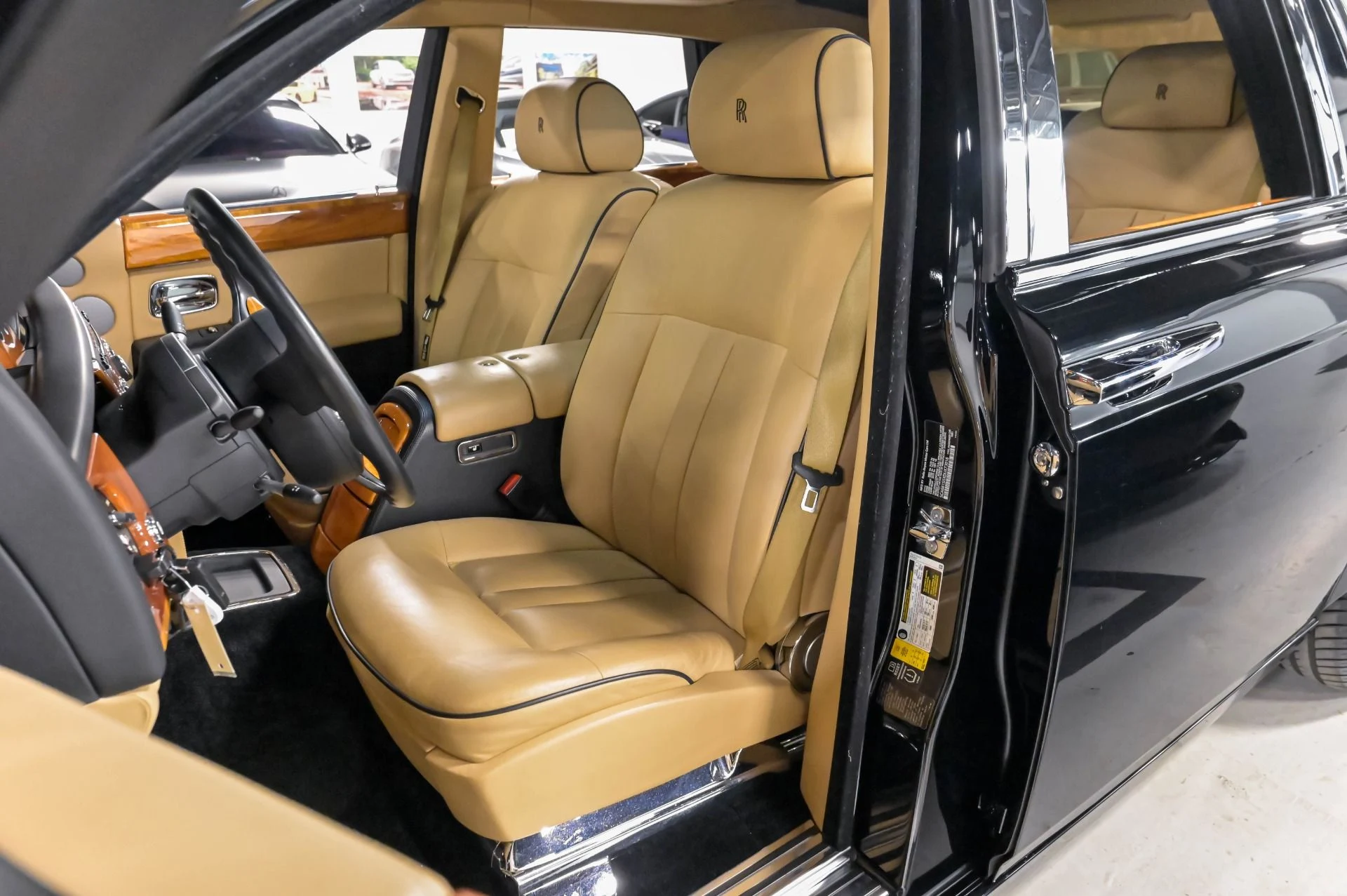 mph004_342420331_Used_2013_Rolls_Royce_Phantom_Base_1780949788_74b363cc1b
