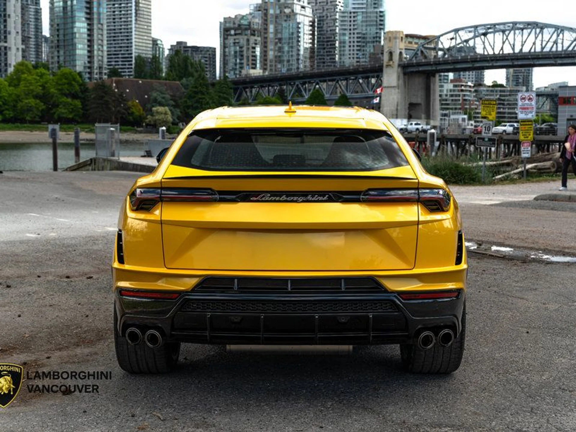 mph004_343298737_38088919_07960_2024_lamborghini_urus_005_783966a3ec
