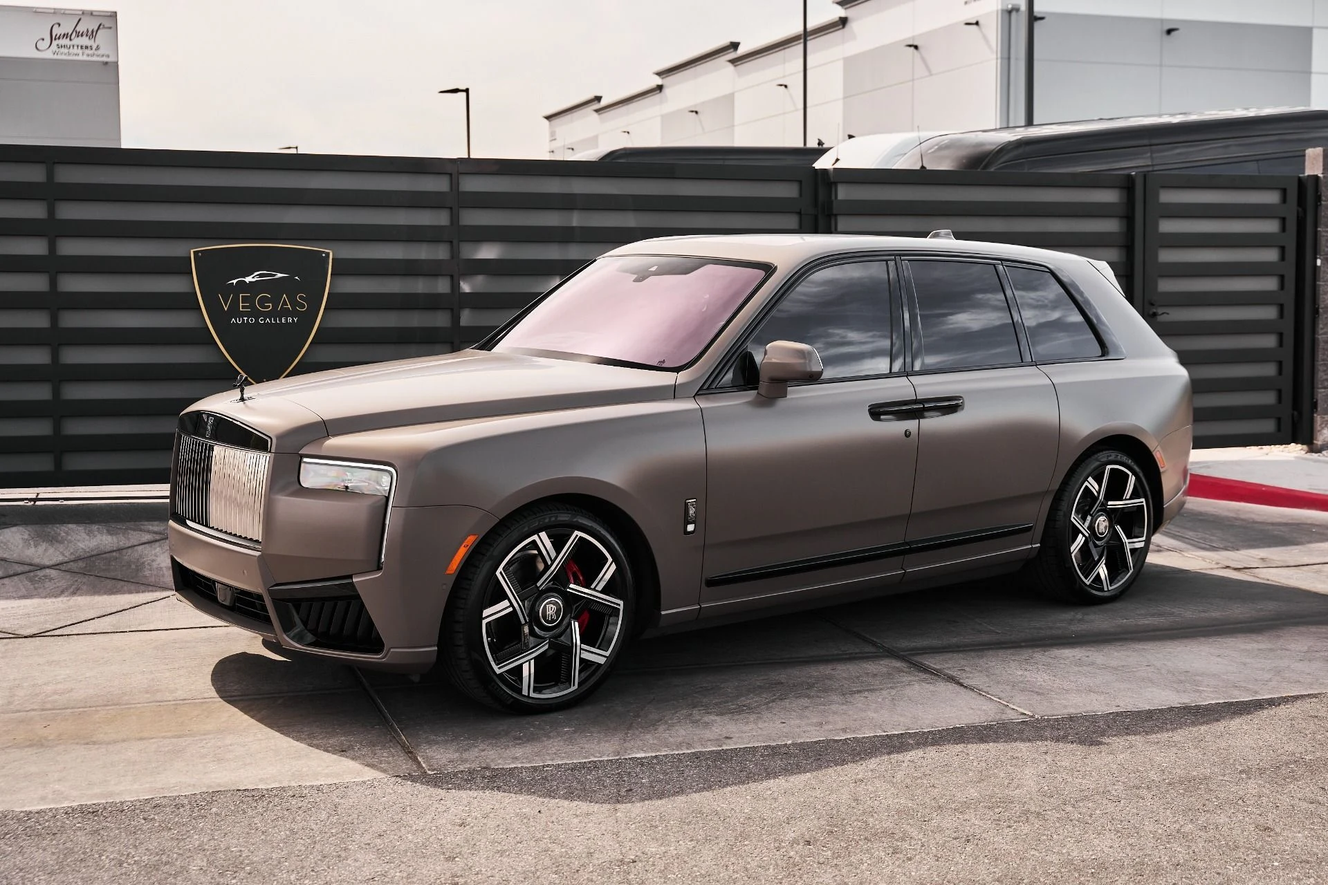 mph004_3434290132_Used_2026_Rolls_Royce_Cullinan_Black_Badge_1776556865_3e7a25b649