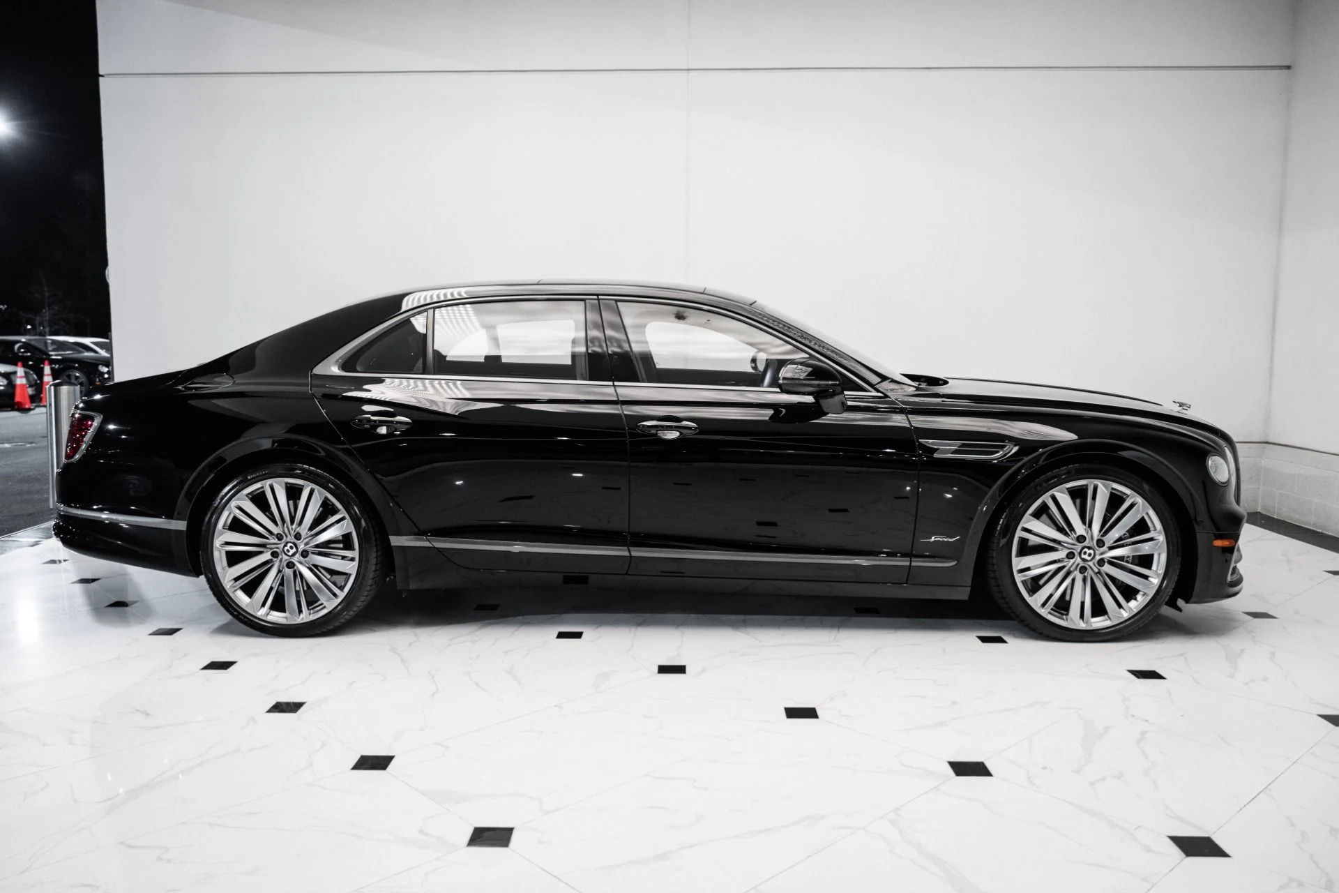 mph004_3443500744_Used_2024_Bentley_Flying_Spur_Speed_1756911756_ff78d43503