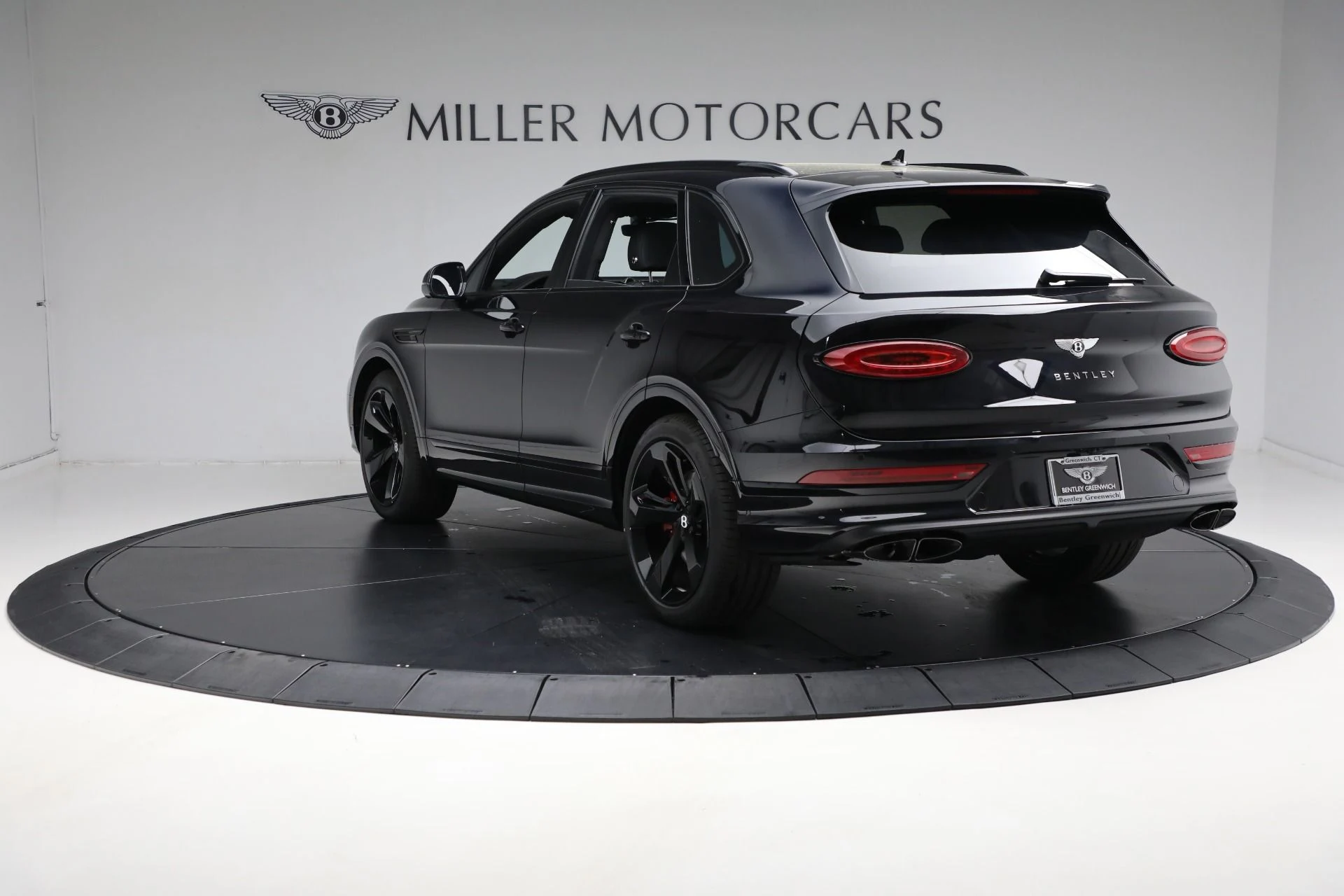 mph004_3444606522_Used_2024_Bentley_Bentayga_V8_d47ea40f82
