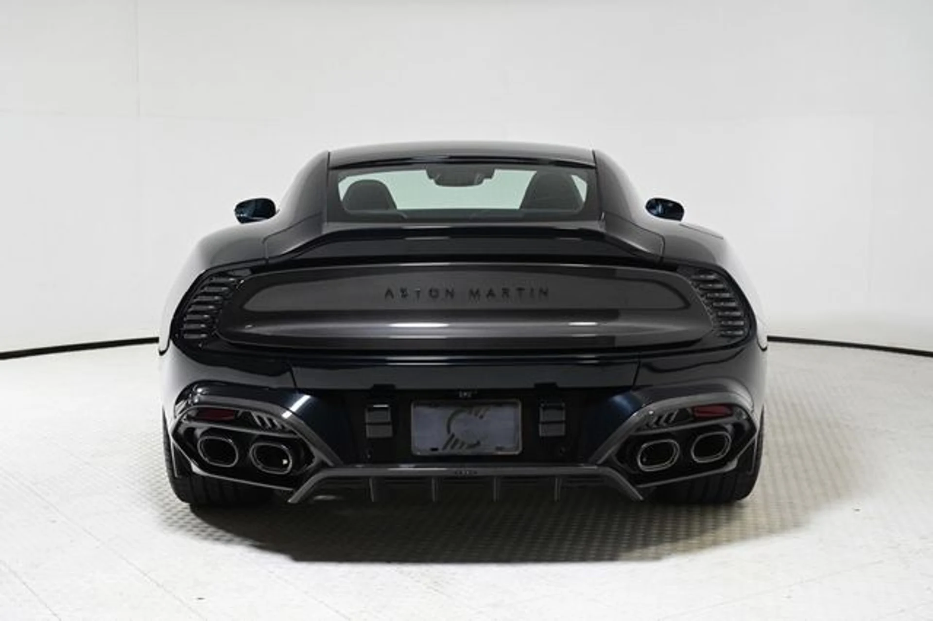mph004_3445228040_new_2025_aston_martin_vanquish_coupe_11350_22854857_4_640_2b0b6c29cc