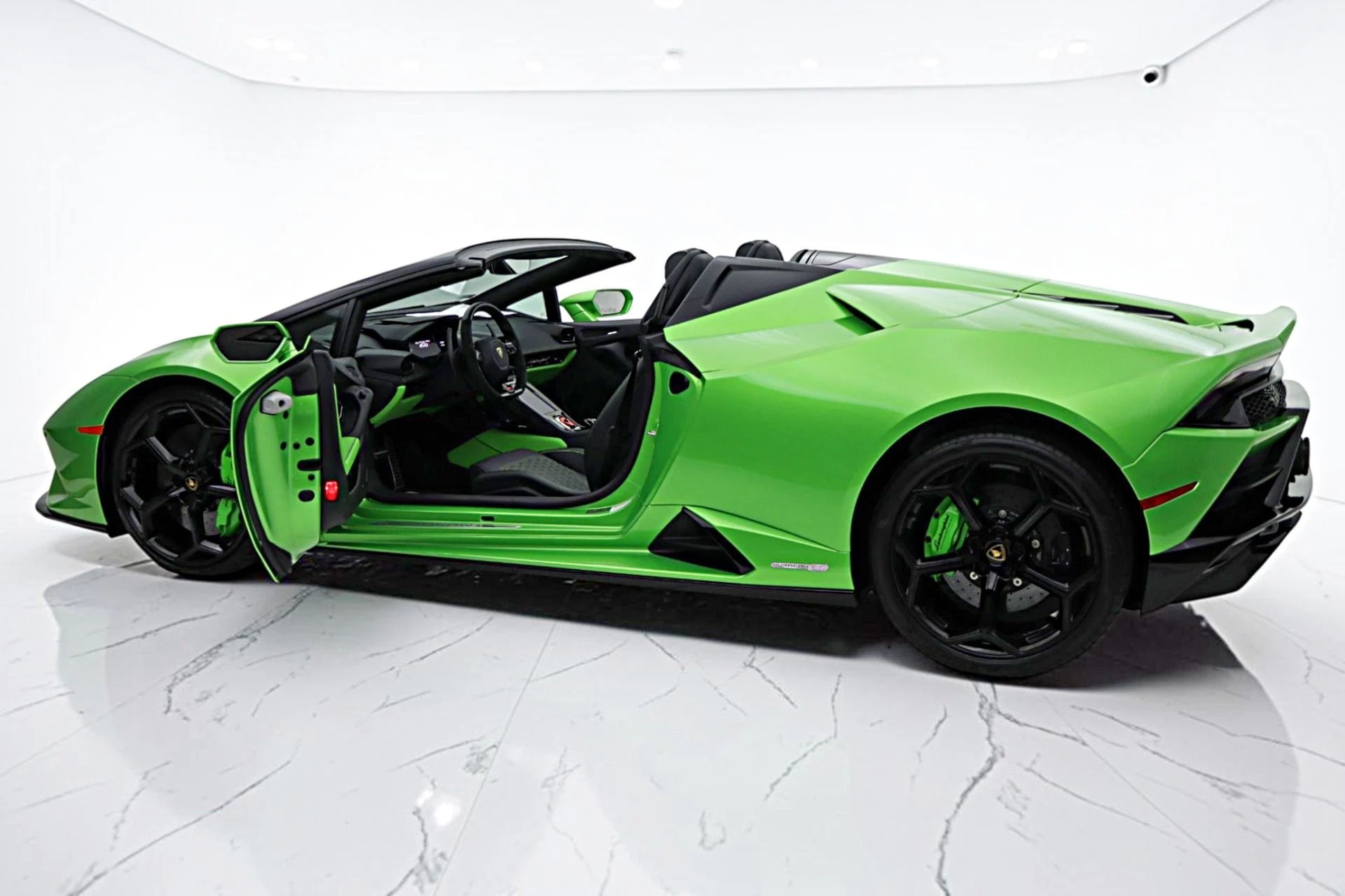mph004_3453633810_Used_2023_Lamborghini_Huracan_EVO_Spyder_RWD_SELEZIONE_PRE_OWNED_CERTIFIED_98bd7674be