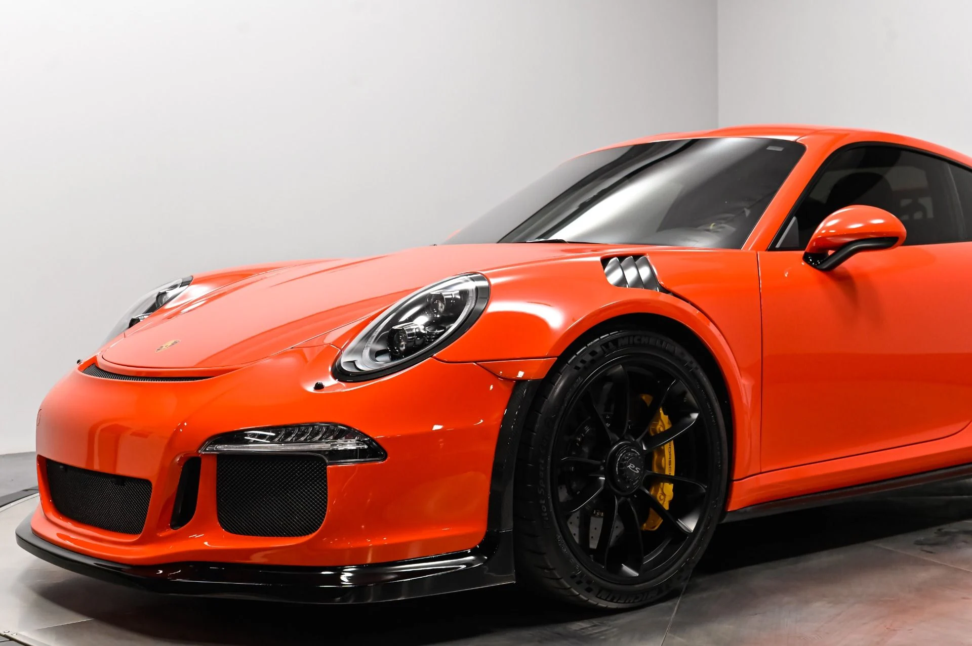 mph004_3455183570_Used_2016_Porsche_911_GT_3_RS_1791298183_4ff22f5931
