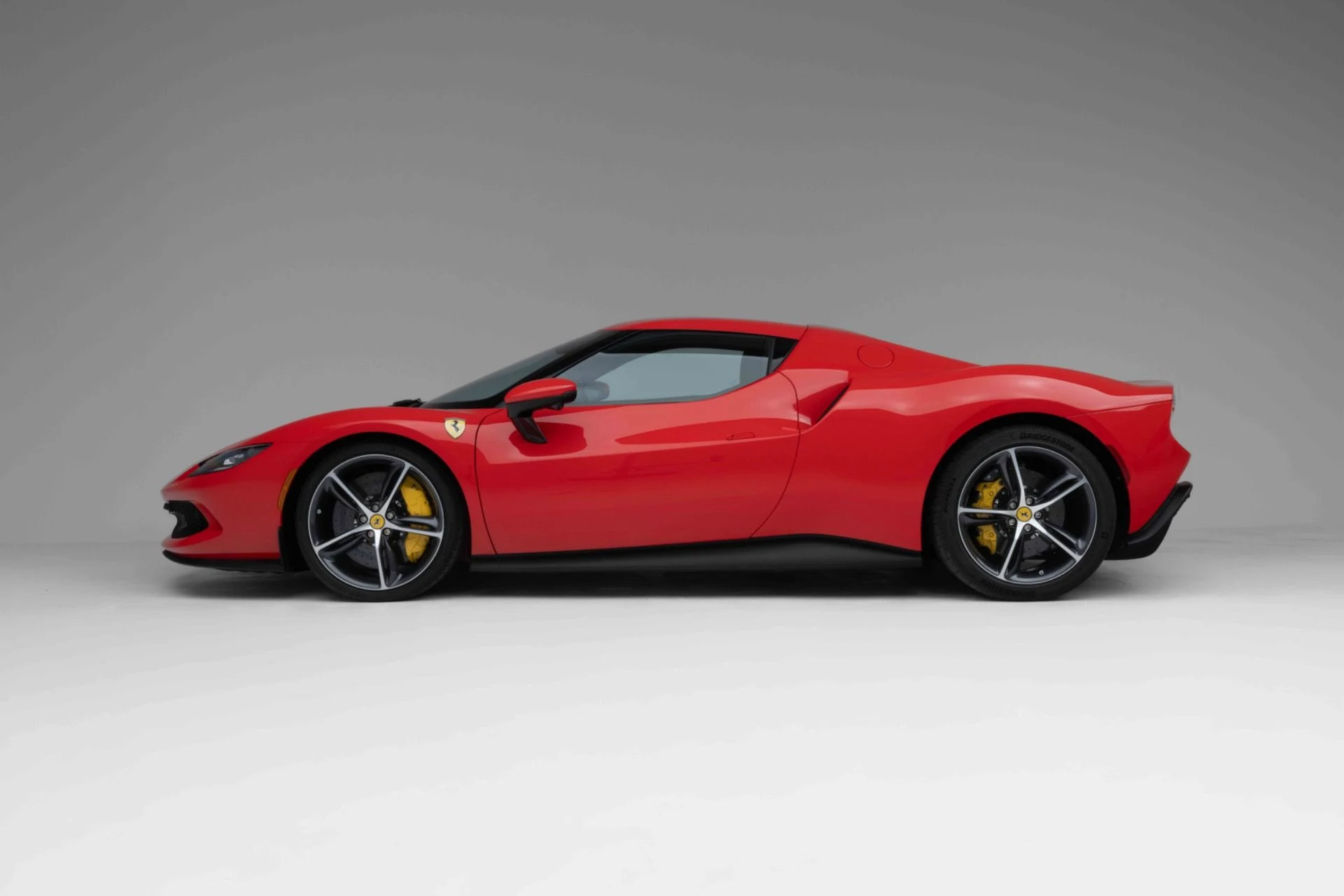 mph004_3467377732_Used_2025_Ferrari_296_GTB_1774025090_e0be883b84