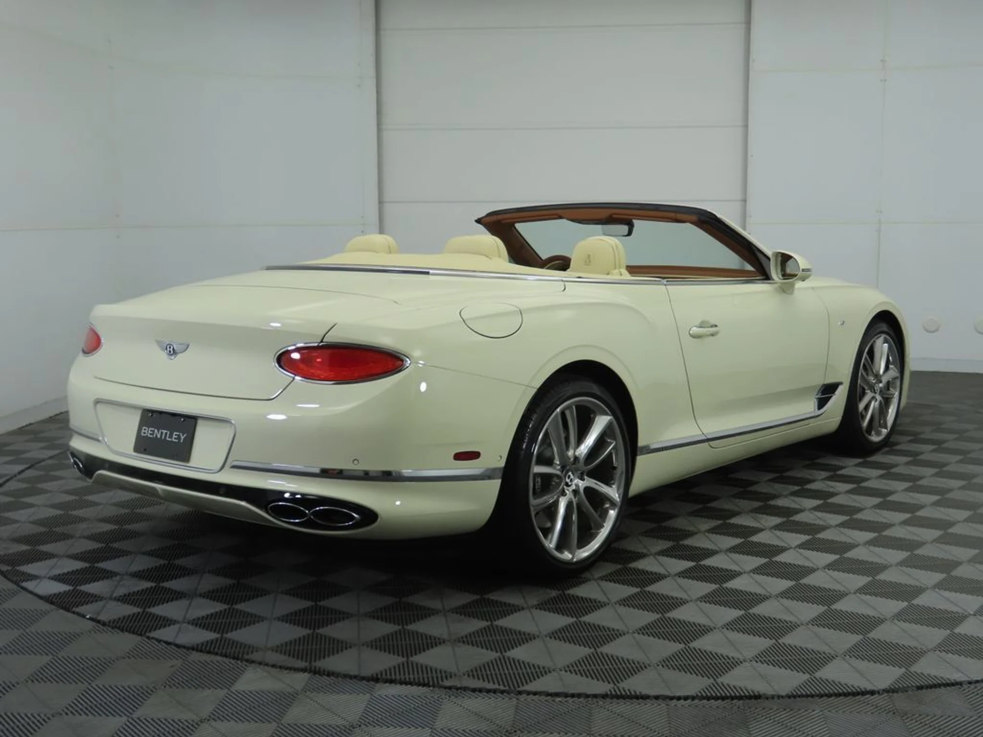 mph004_3476044082_used_2022_bentley_continental_gtmullinerconvertible_8119_22887196_5_1024_05c4fcf4ef