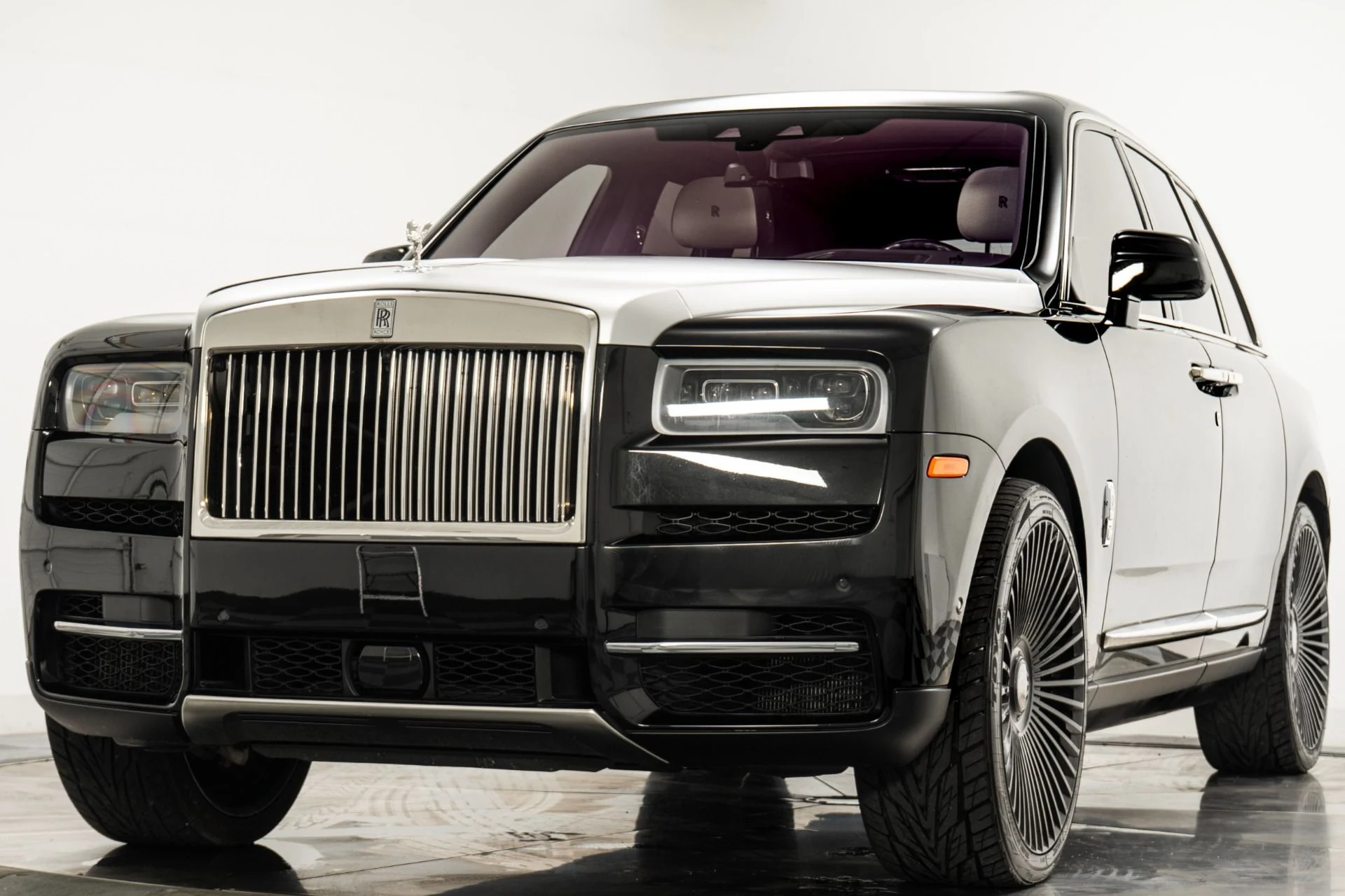mph004_3478407630_Used_2022_Rolls_Royce_Cullinan_1760976339_a0490f6e03