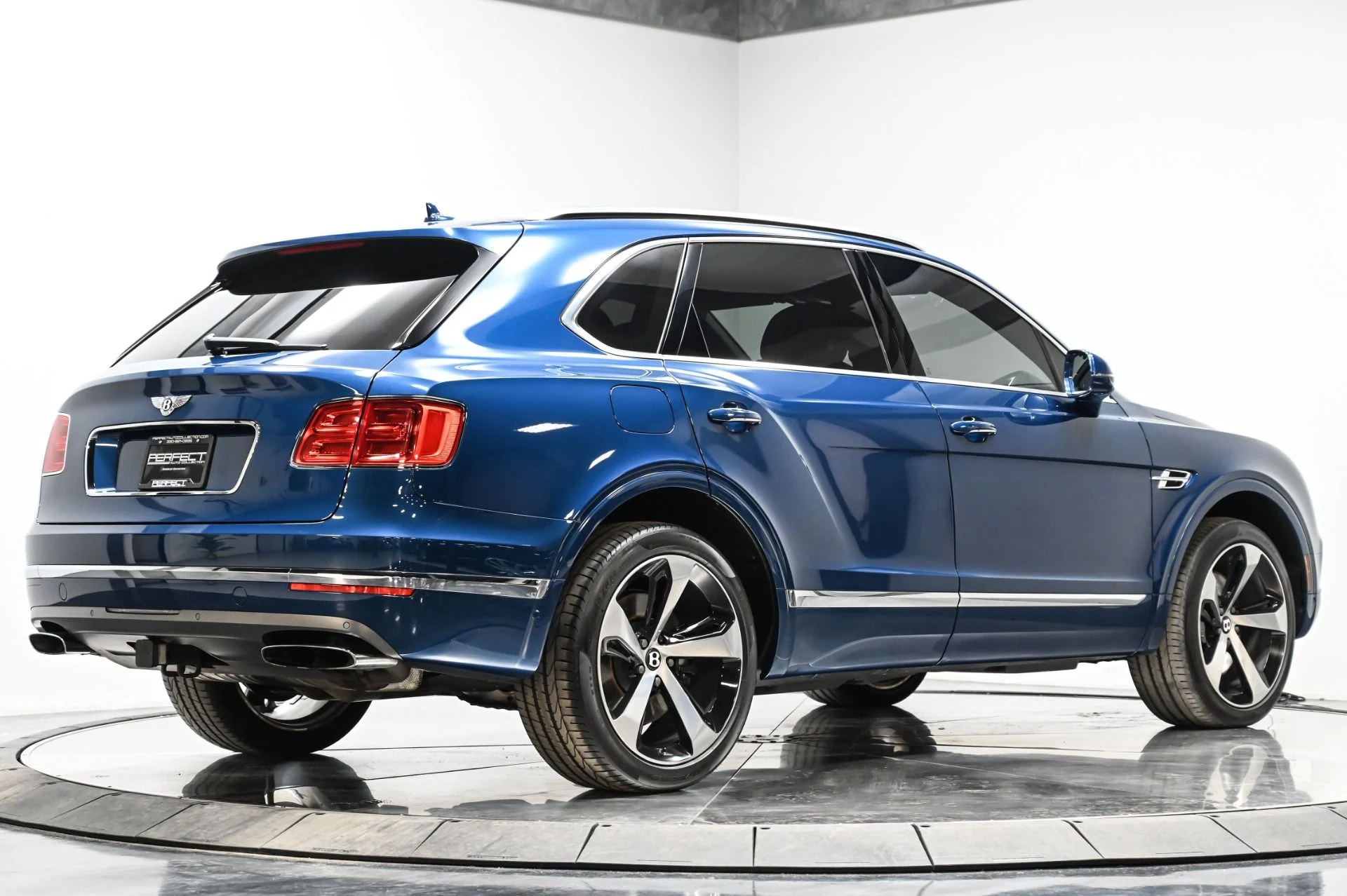 mph004_3480655565_Used_2018_Bentley_Bentayga_W12_1749249665_238ef0d6ba