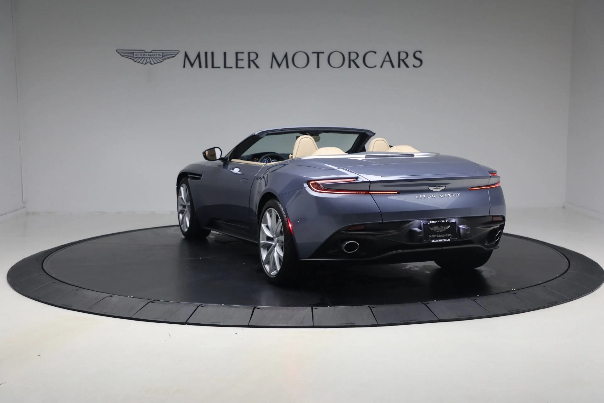 mph004_3509791379_Used_2022_Aston_Martin_DB_11_Volante_1787336556_836c7f502f