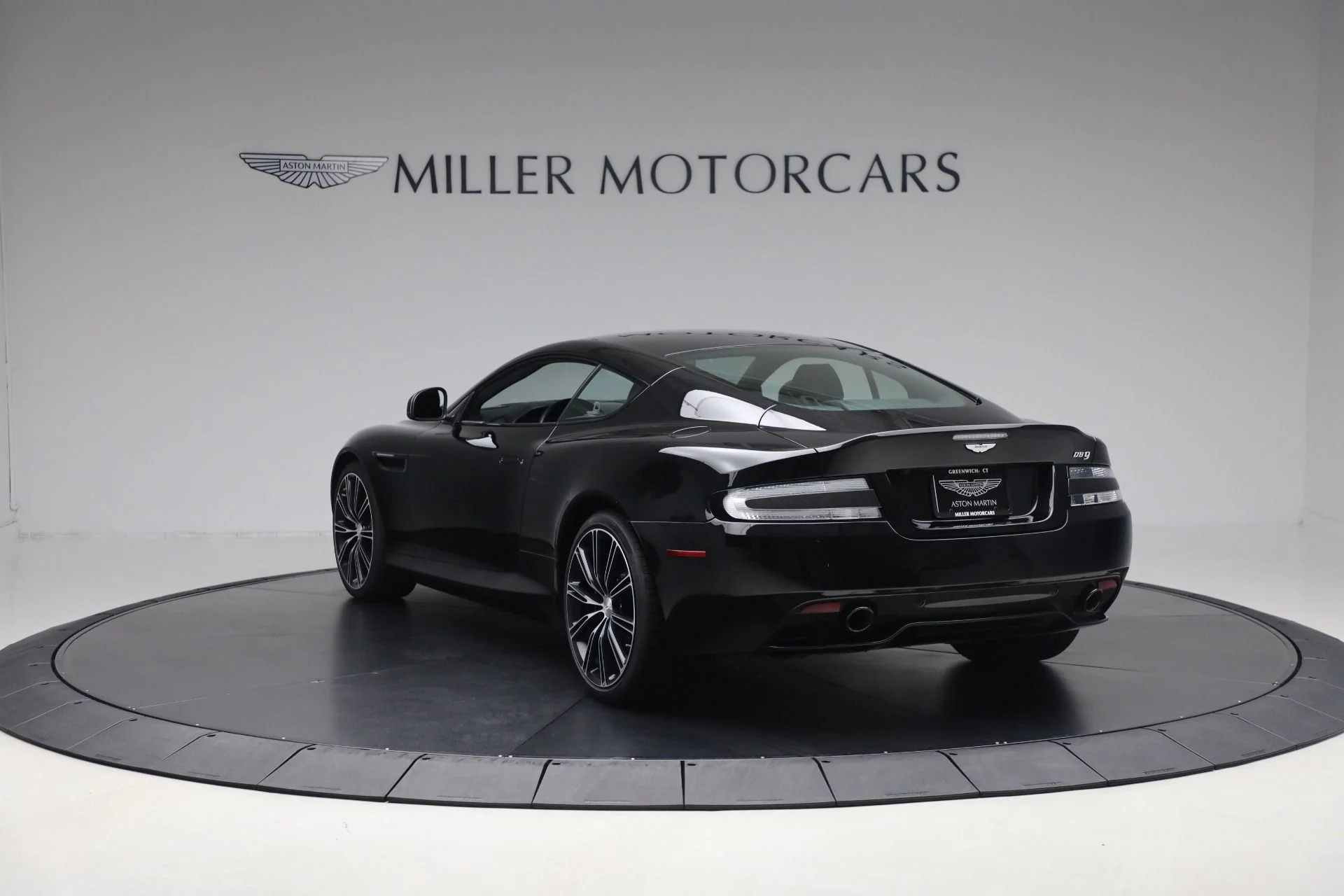 mph004_3521433562_Used_2015_Aston_Martin_DB_9_Carbon_Edition_43954dad89