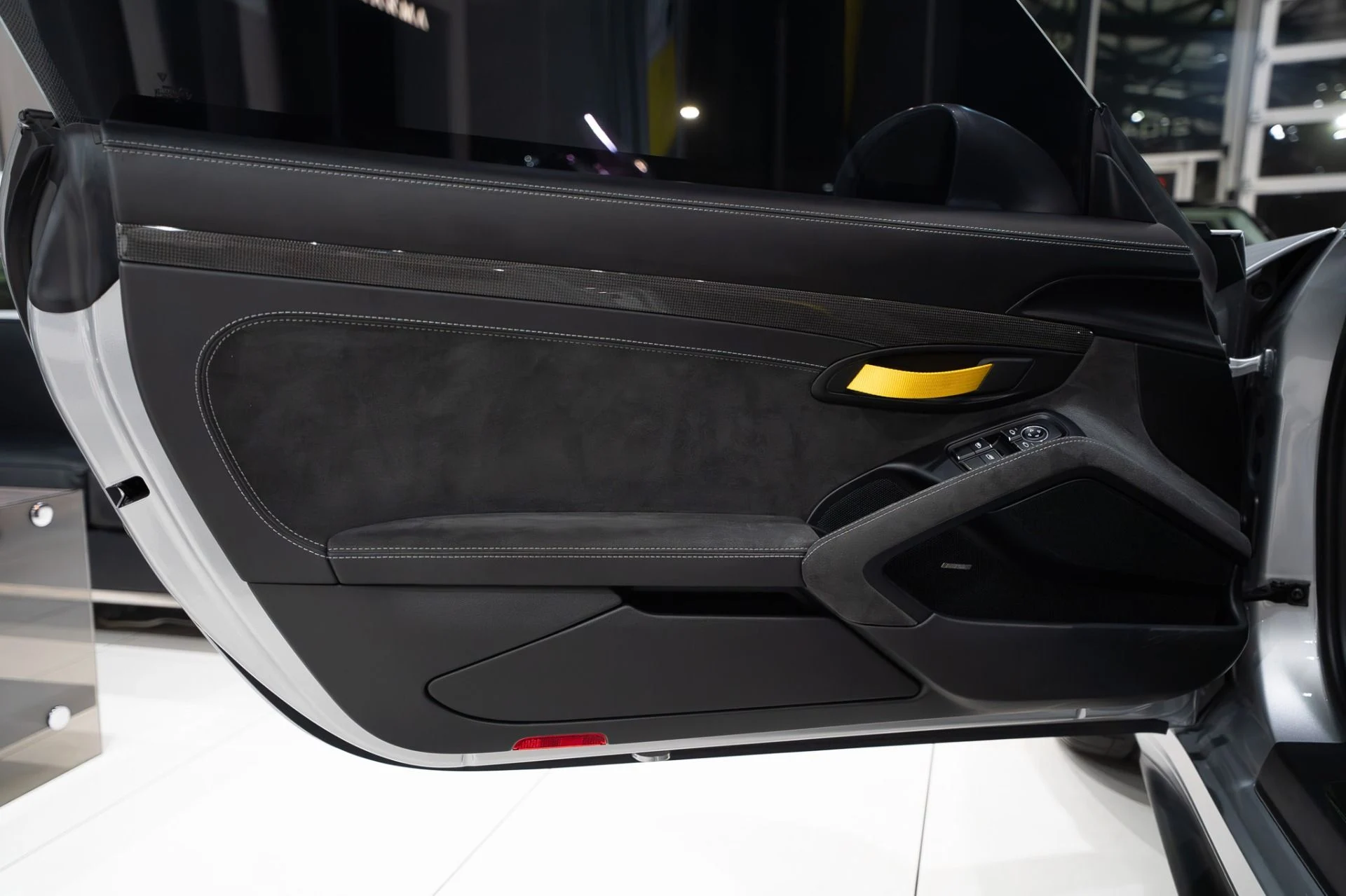 mph004_3527930016_11863_p5_l_93026362d1