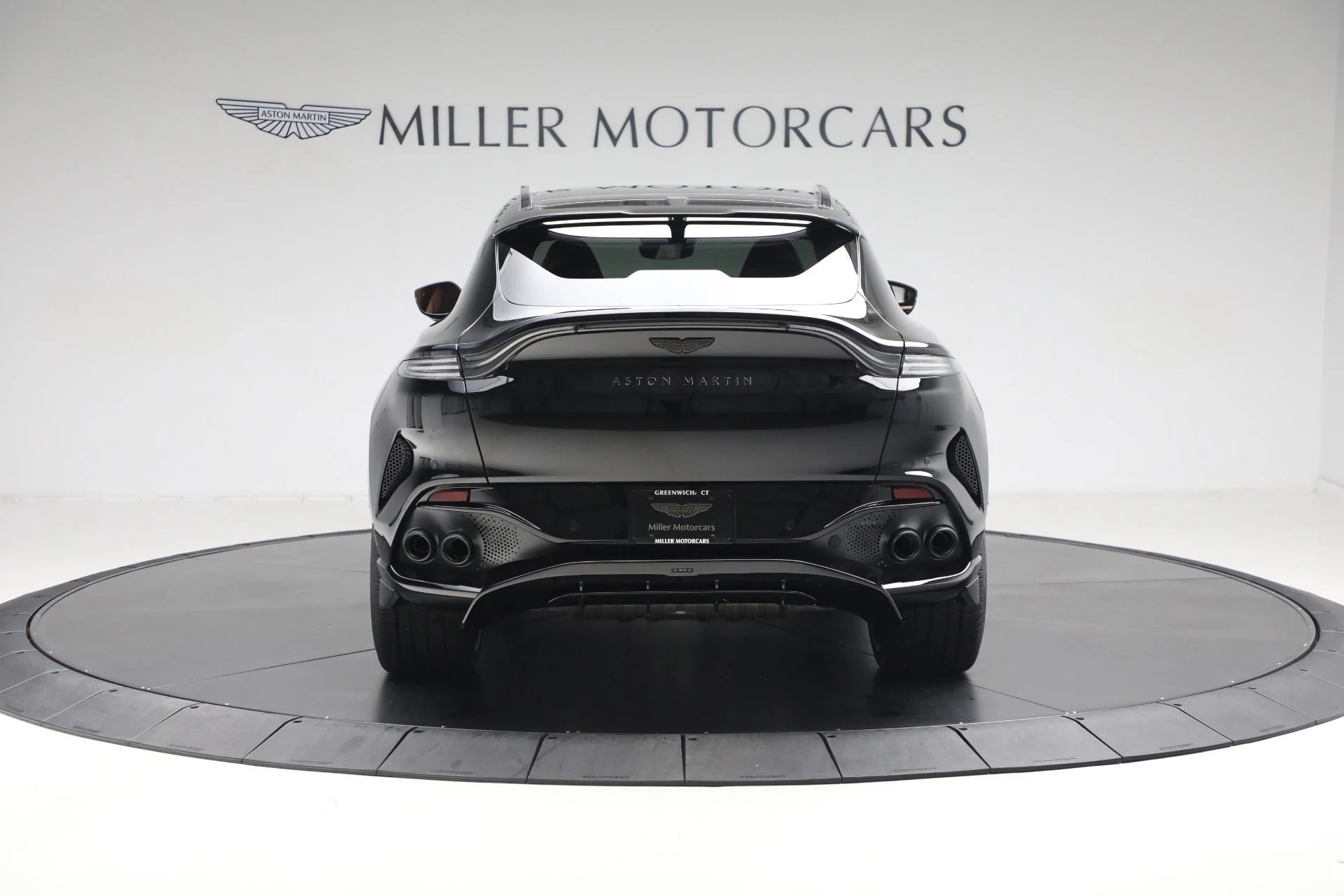 mph004_3530148202_New_2025_Aston_Martin_DBX_707_ccb31c99dd