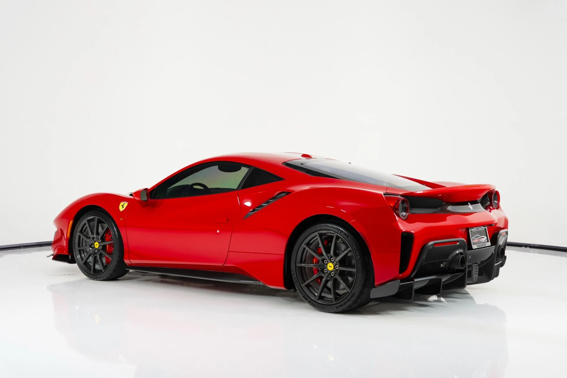 mph004_3530377172_Used_2019_Ferrari_488_Pista_1760379304_e5e6bbe727