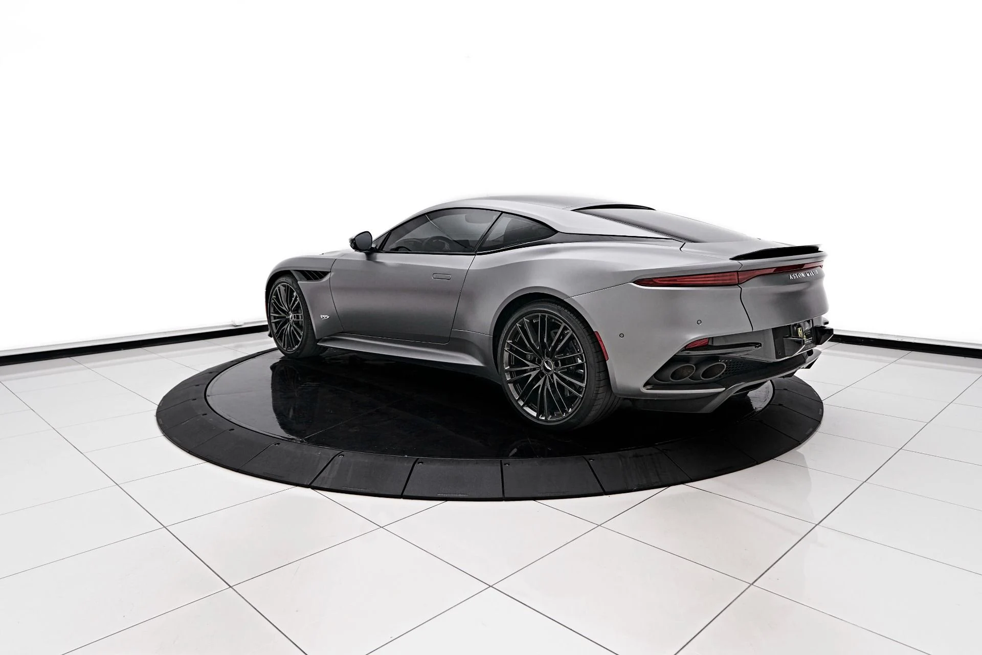 mph004_3534252959_Used_2021_Aston_Martin_DBS_Superleggera_1720056624_235c03dac3