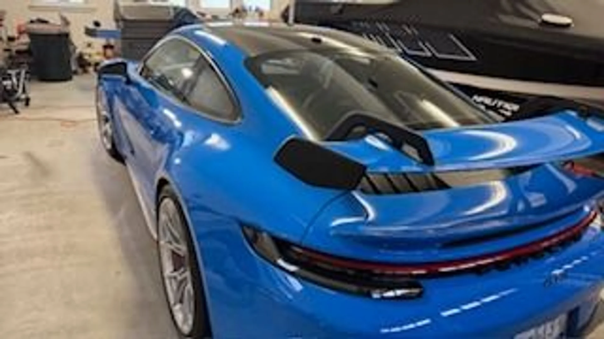 mph004_3543379277_Used_2022_Porsche_911_GT_3_1762816533_59598c5664