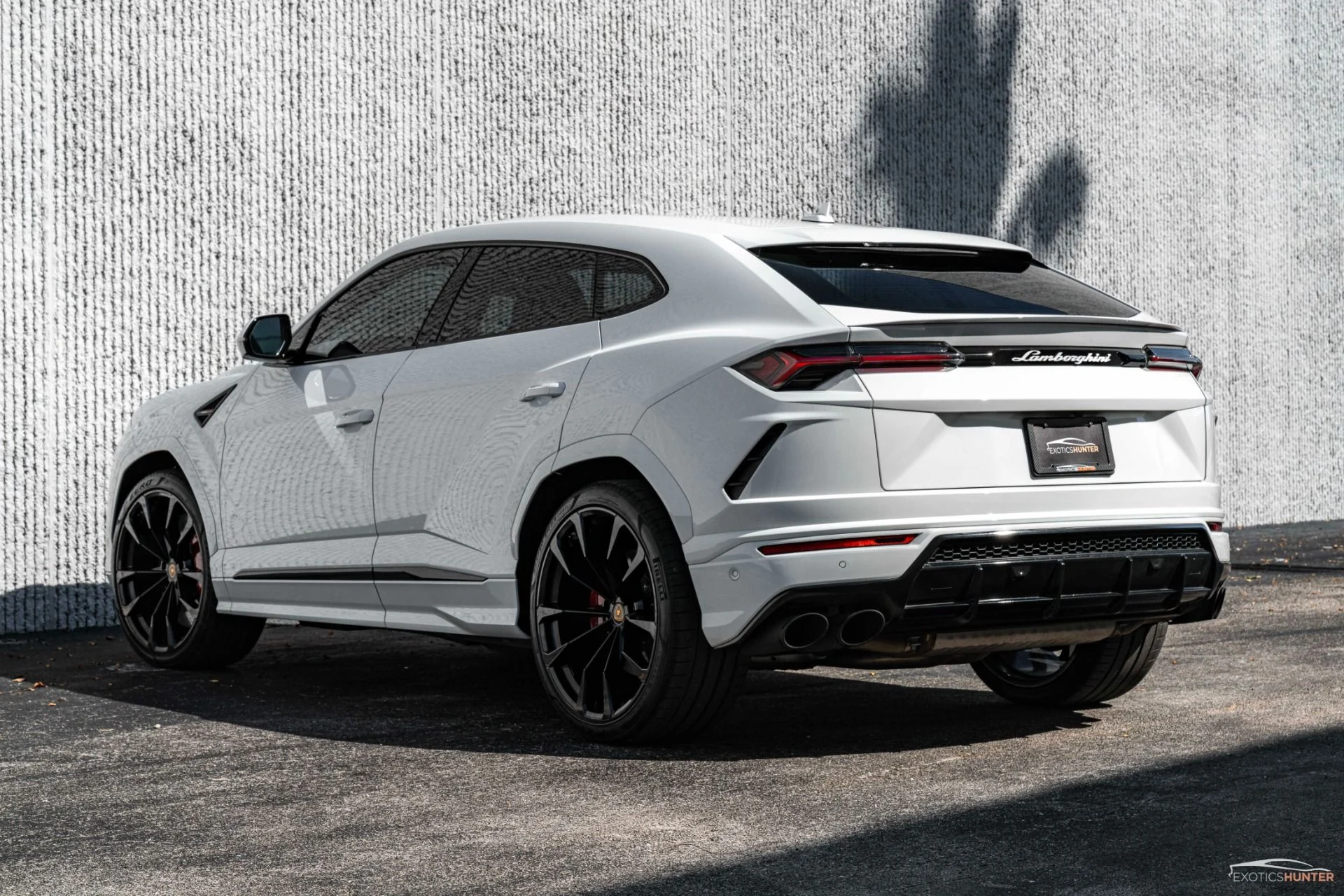 mph004_3550050653_Used_2020_Lamborghini_Urus_250_K_MSRP_Advanced_3_D_B_O_Audio_Ambient_Lighting_Red_Interior_MORE_1694207296_74e3784983