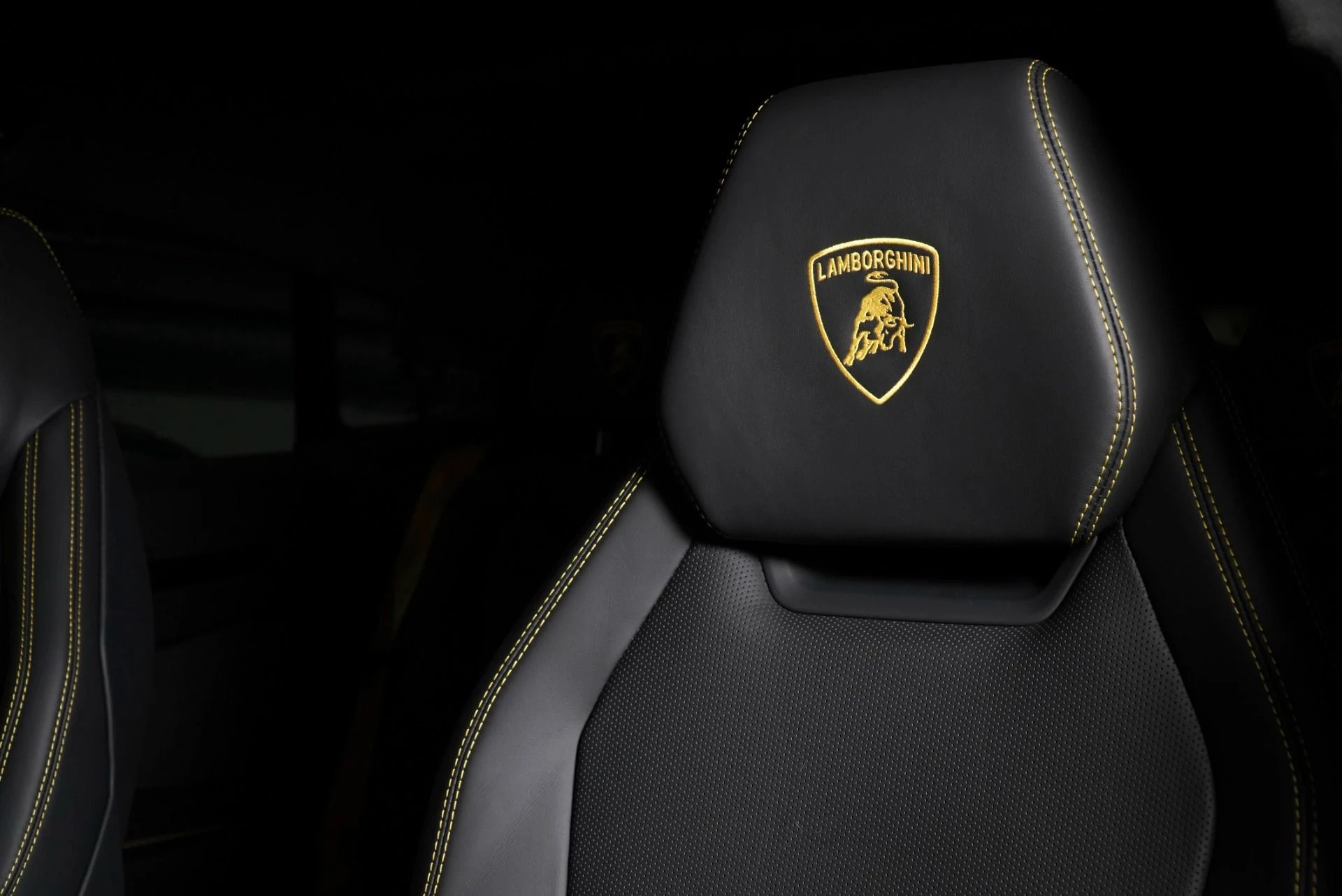 mph004_3555123867_New_2025_Lamborghini_Urus_SE_1776533291_d580616373