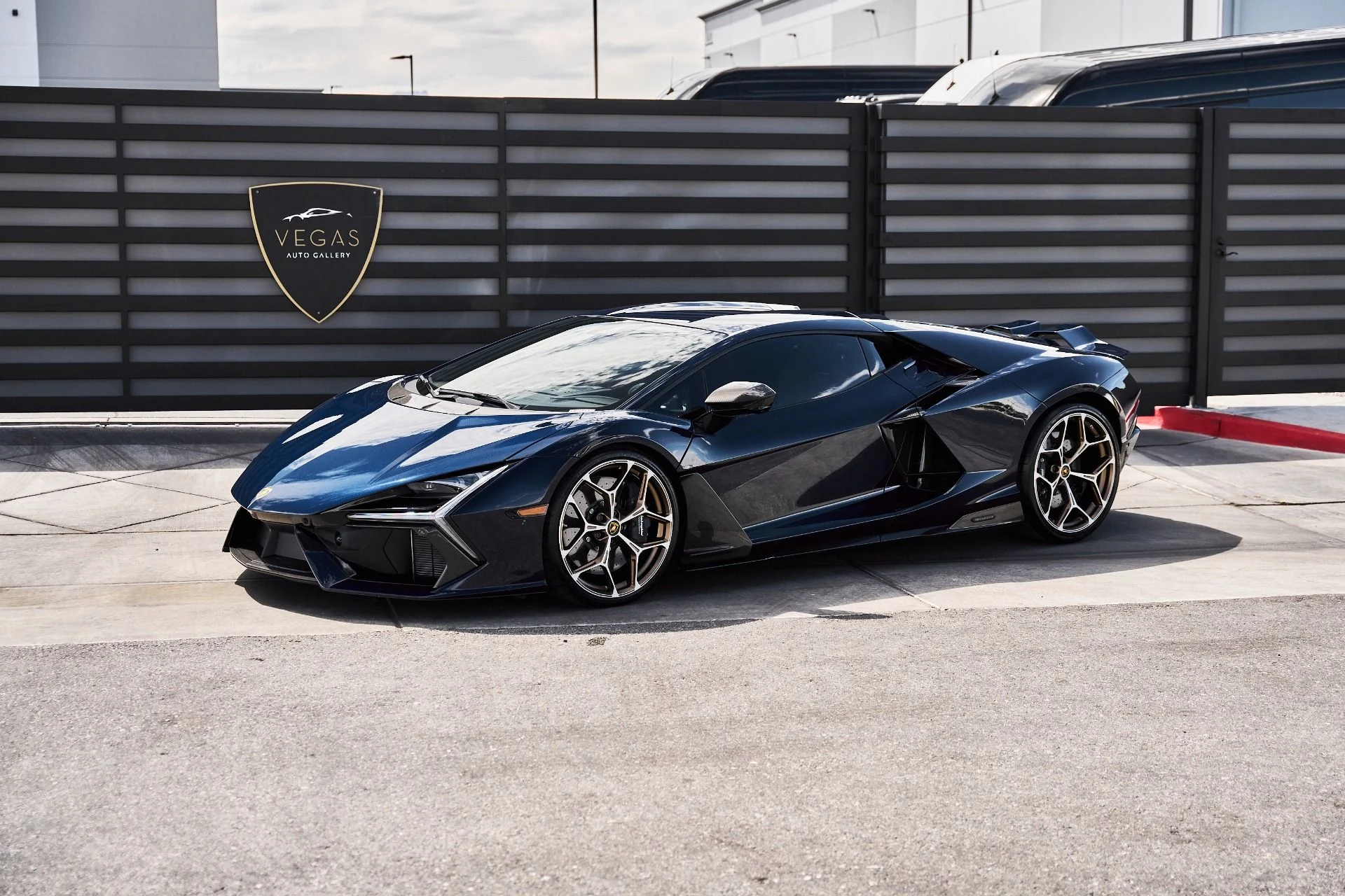 mph004_355589261_Used_2025_Lamborghini_Revuelto_Base_1777078051_e5bb8717a9