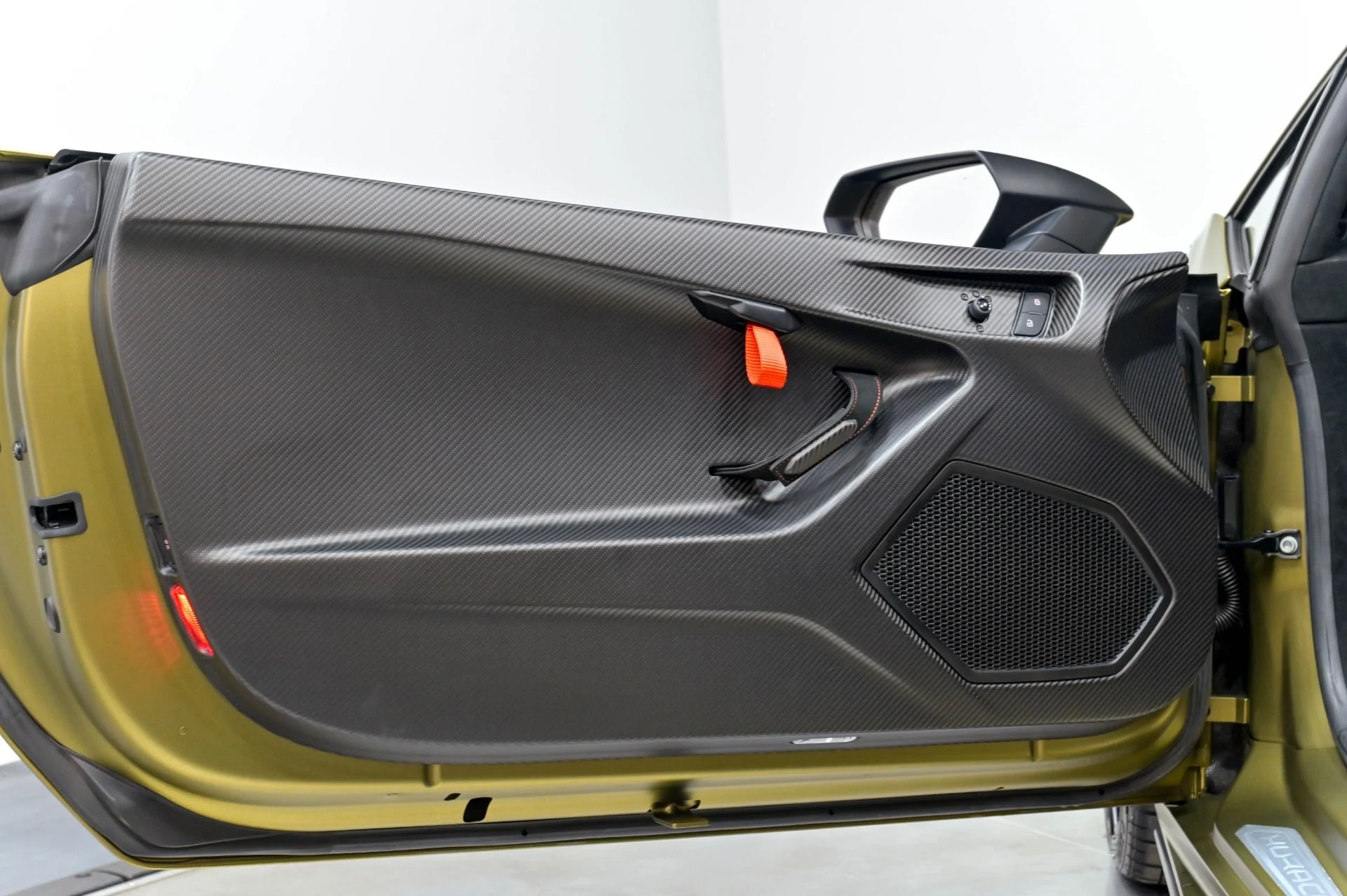 mph004_3556198280_Used_2023_Lamborghini_Huracan_STO_1782768497_80c67b7c24