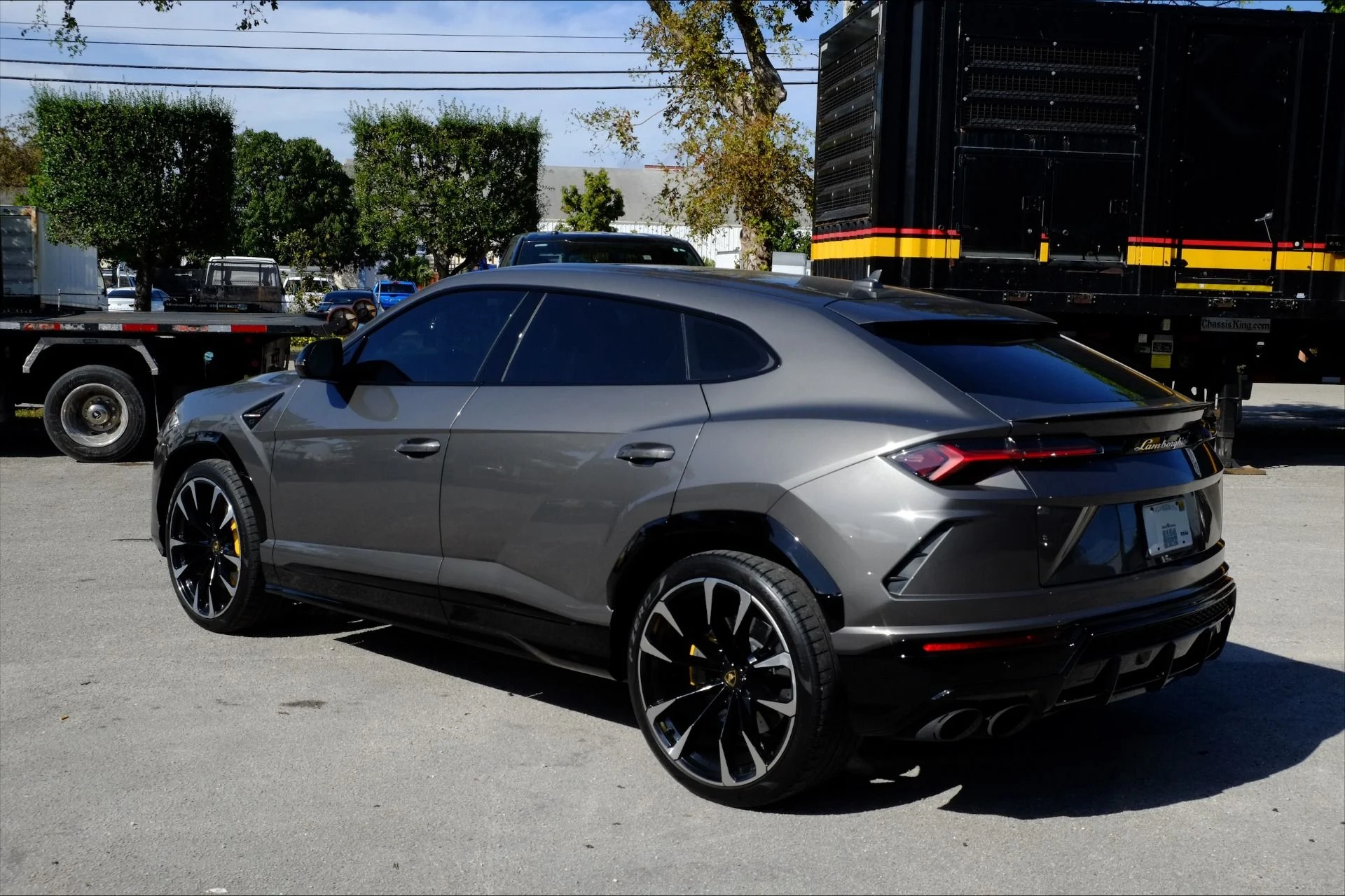 mph004_3570437614_Used_2021_Lamborghini_Urus_1776122289_c7f38c4181