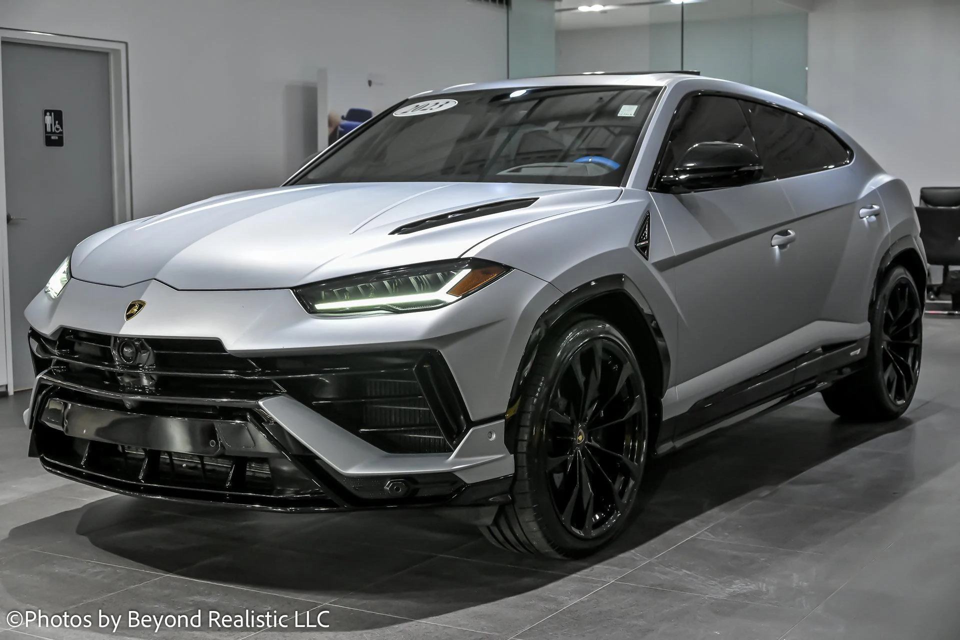 mph004_3577123797_Used_2023_Lamborghini_Urus_S_1766137468_ab0394c749