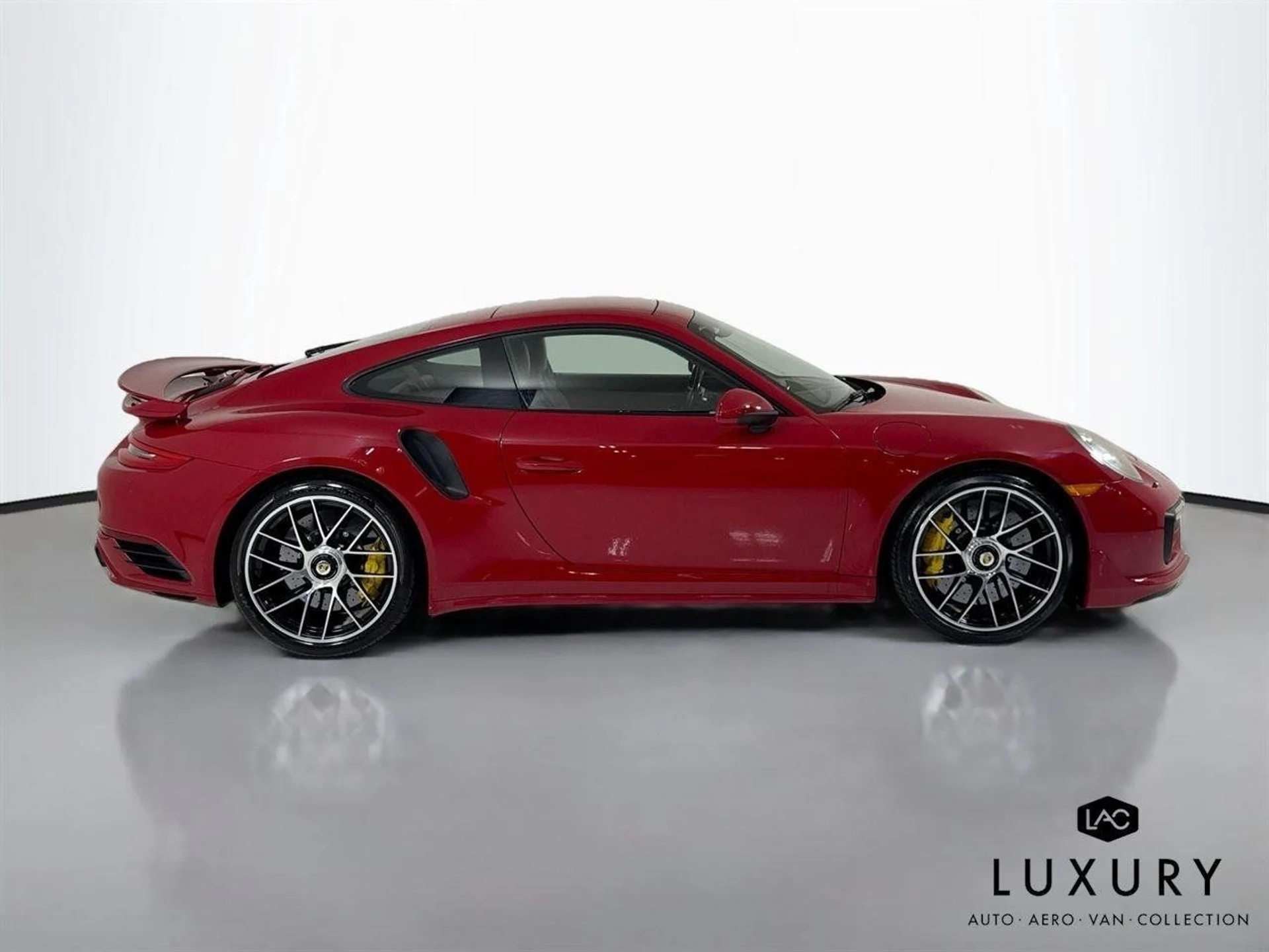 mph004_358515406_b14b760e8e4a3923f32b81d4a6edc1ad_90b4df6d03